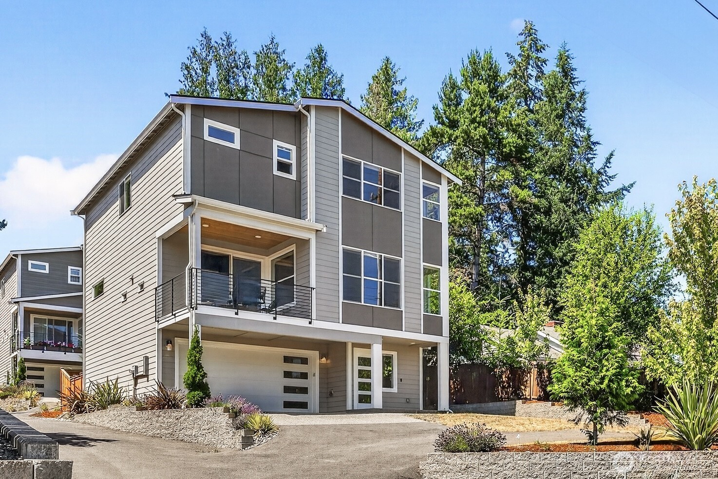 17051 8th Avenue Property Photo 1