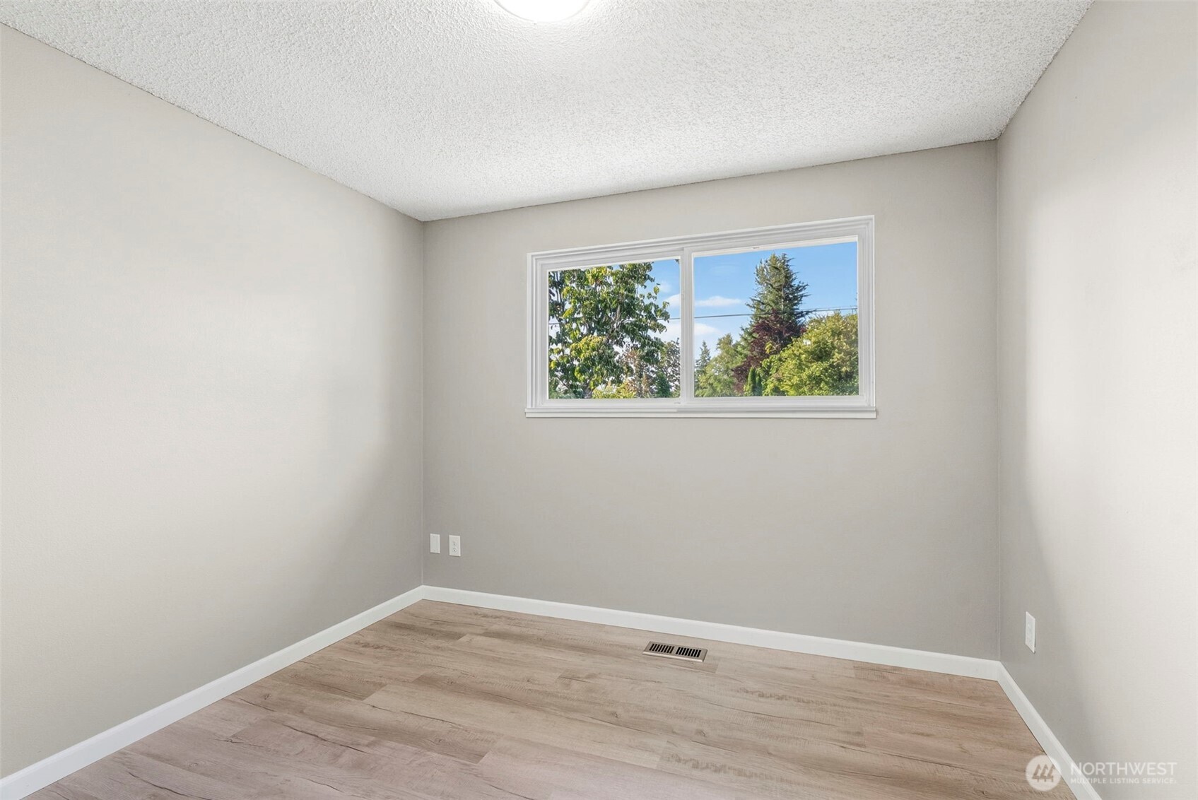 202 Waters Road Property Photo 32