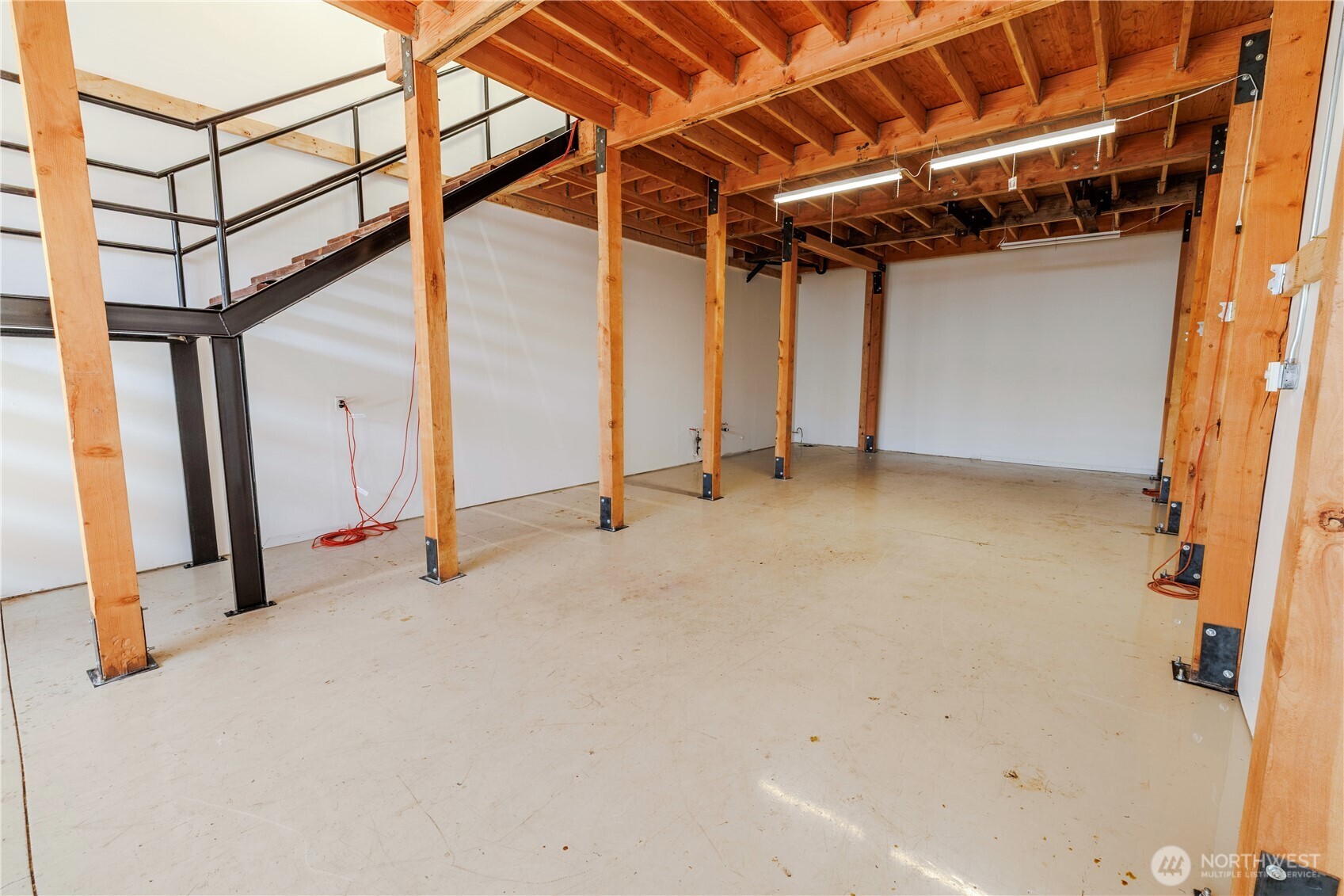 1906 Midway Lane 303 Property Photo 4