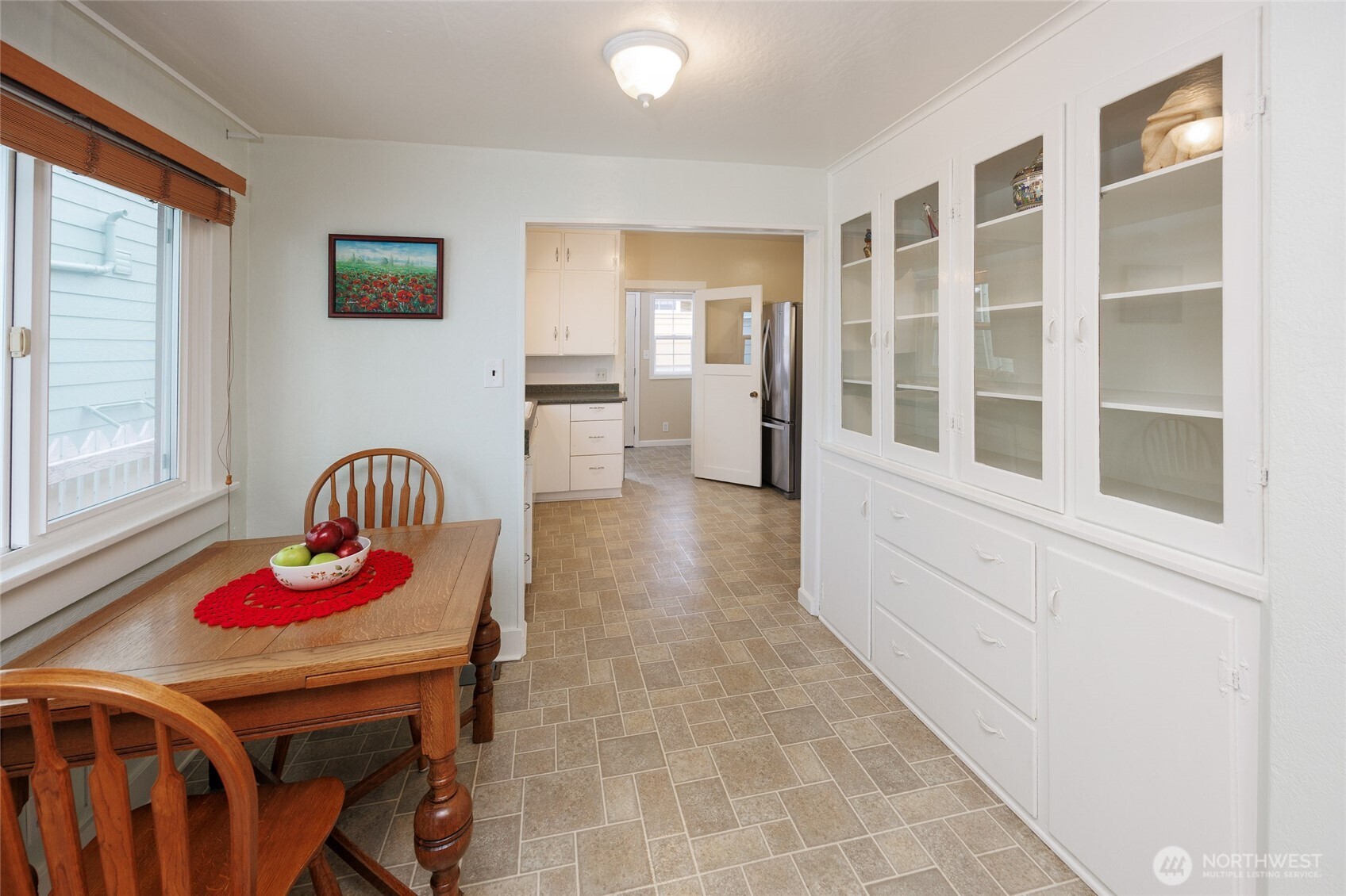 521 Avenue C Property Photo 9