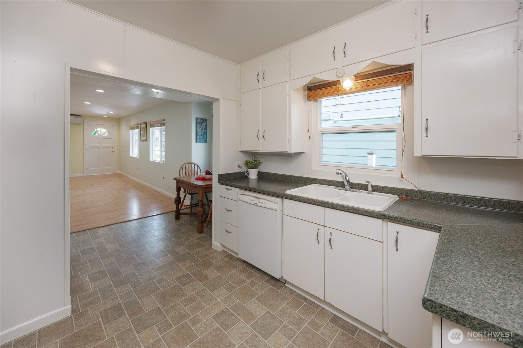521 Avenue C Property Photo 12