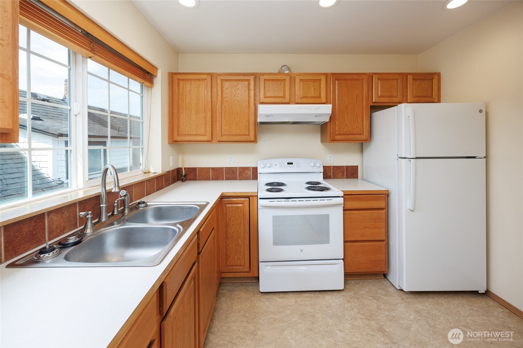 521 Avenue C Property Photo 24