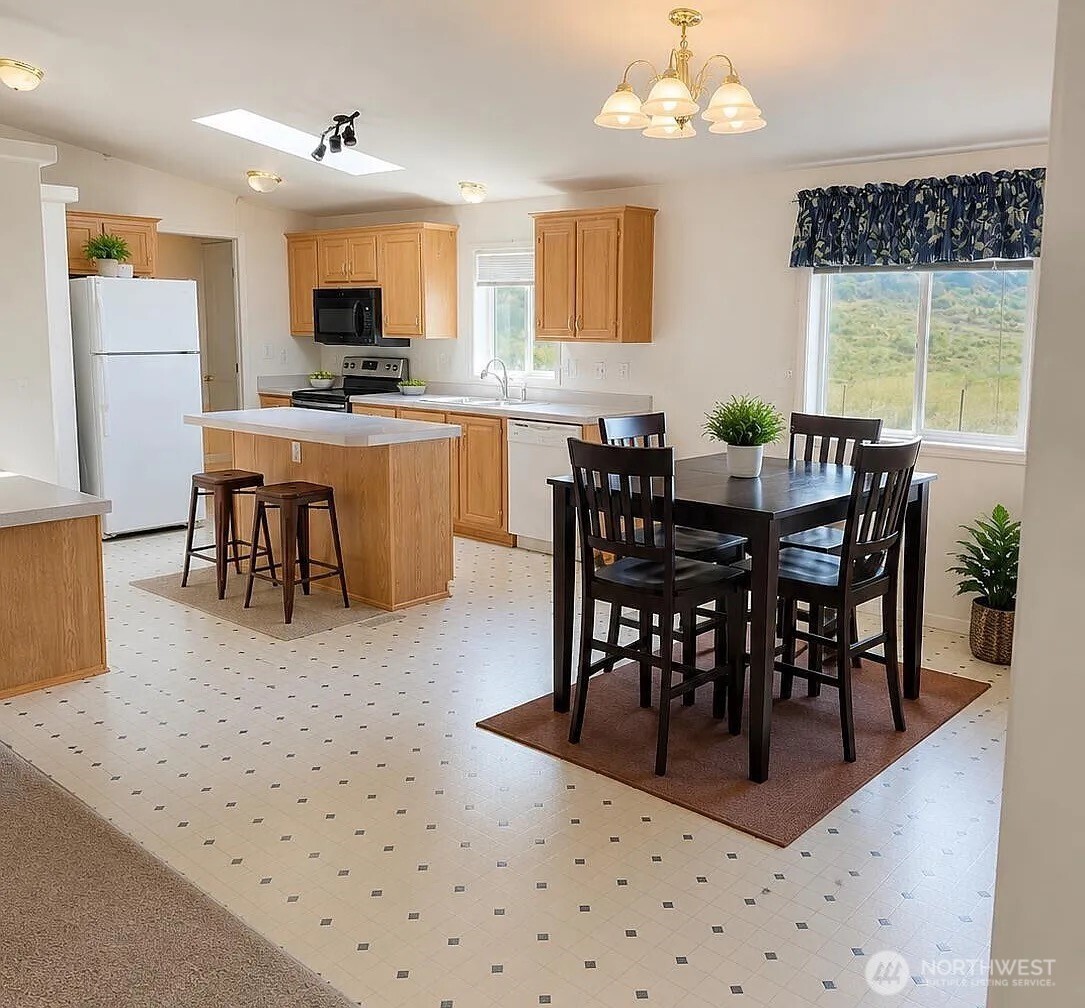 81 Morrow Street Property Photo 3
