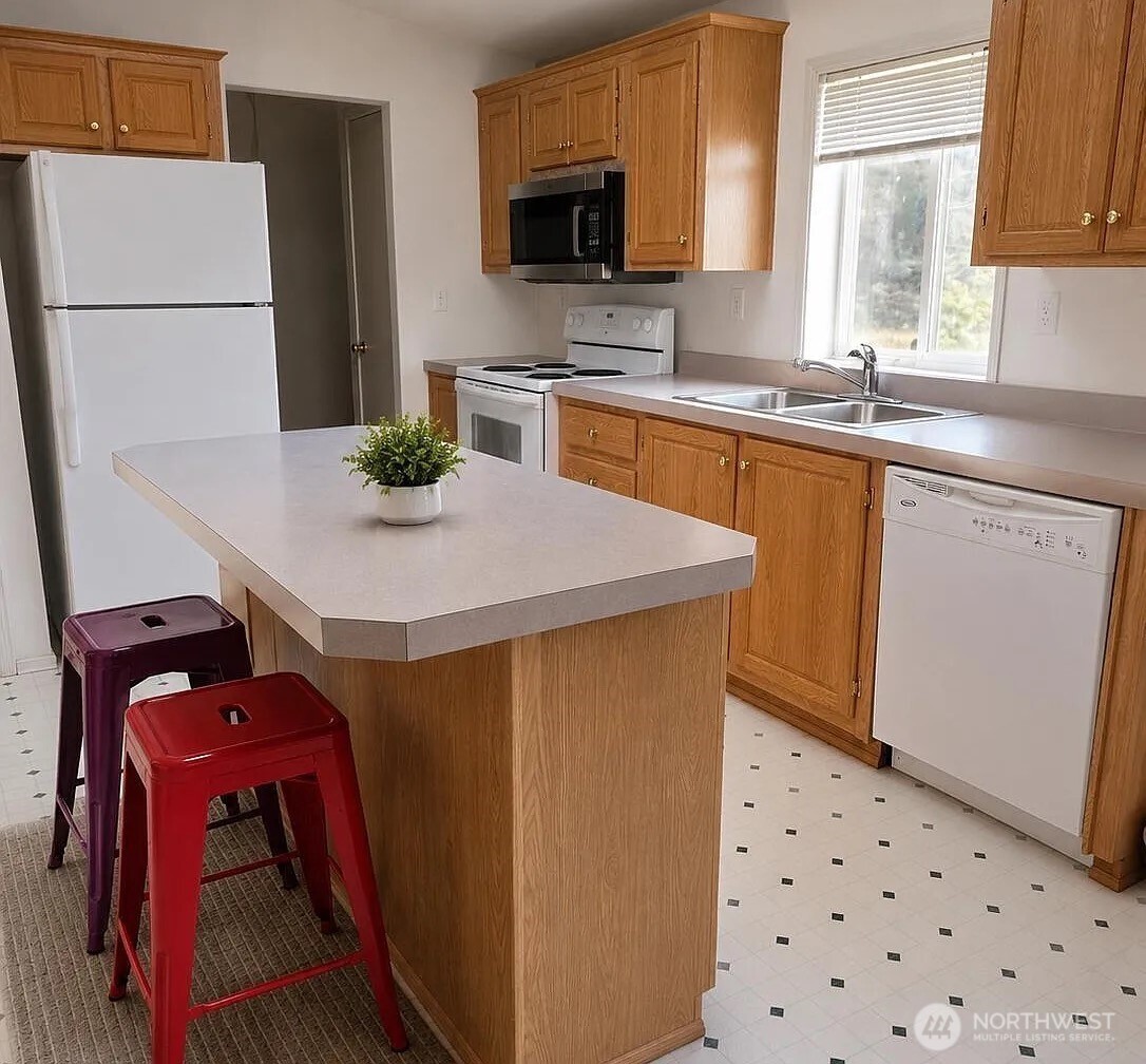 81 Morrow Street Property Photo 5