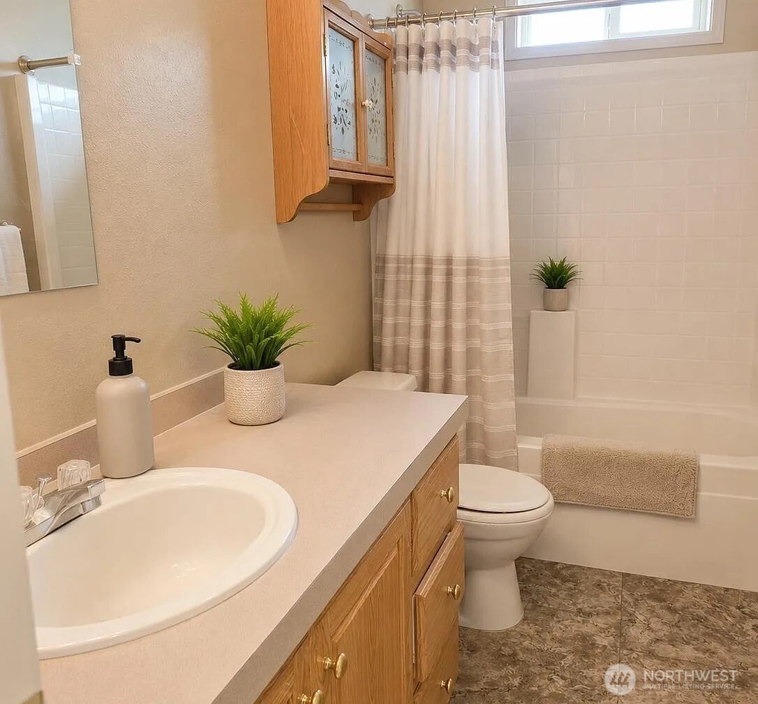 81 Morrow Street Property Photo 8