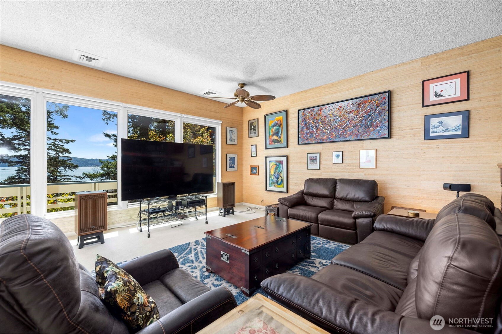 733 Tillamuk Drive Property Photo 10