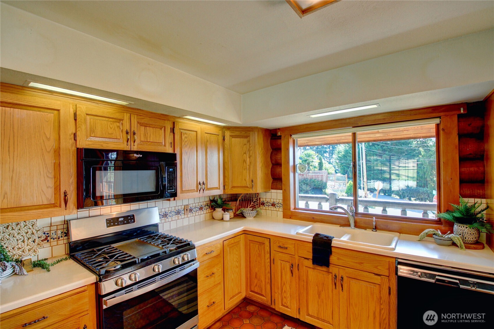 17368 Maple Lane Property Photo 8
