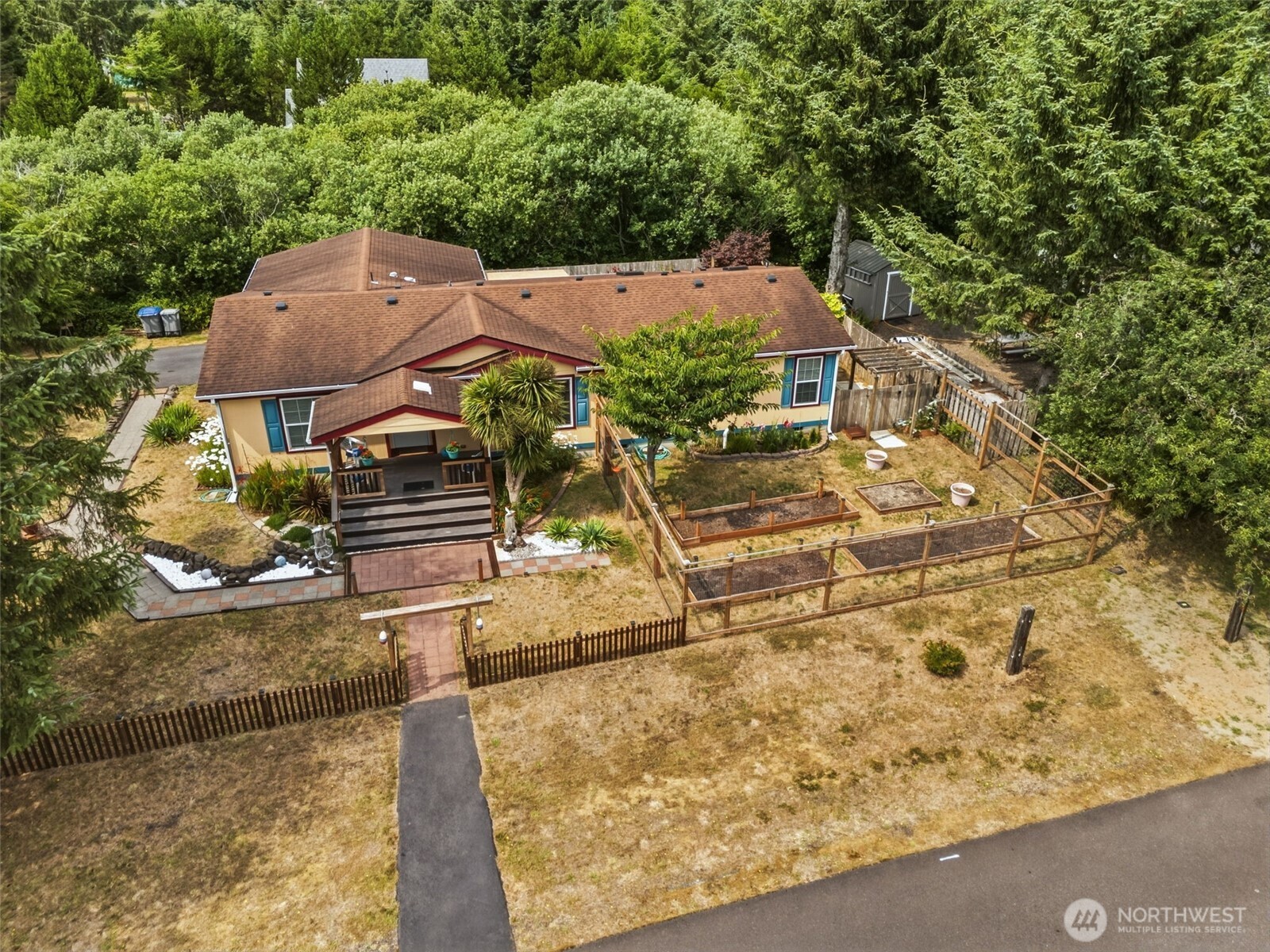700 Island Circle Property Photo 32