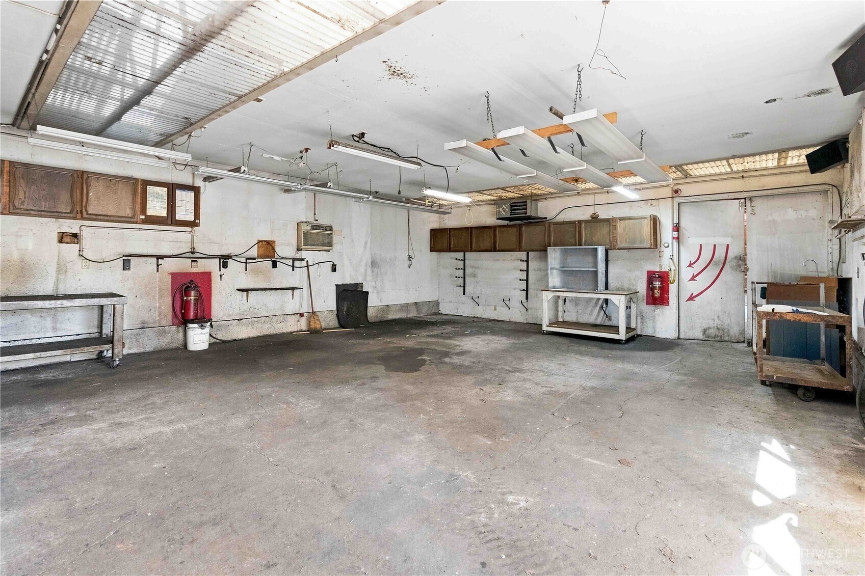 2500 Harris Street Property Photo 10