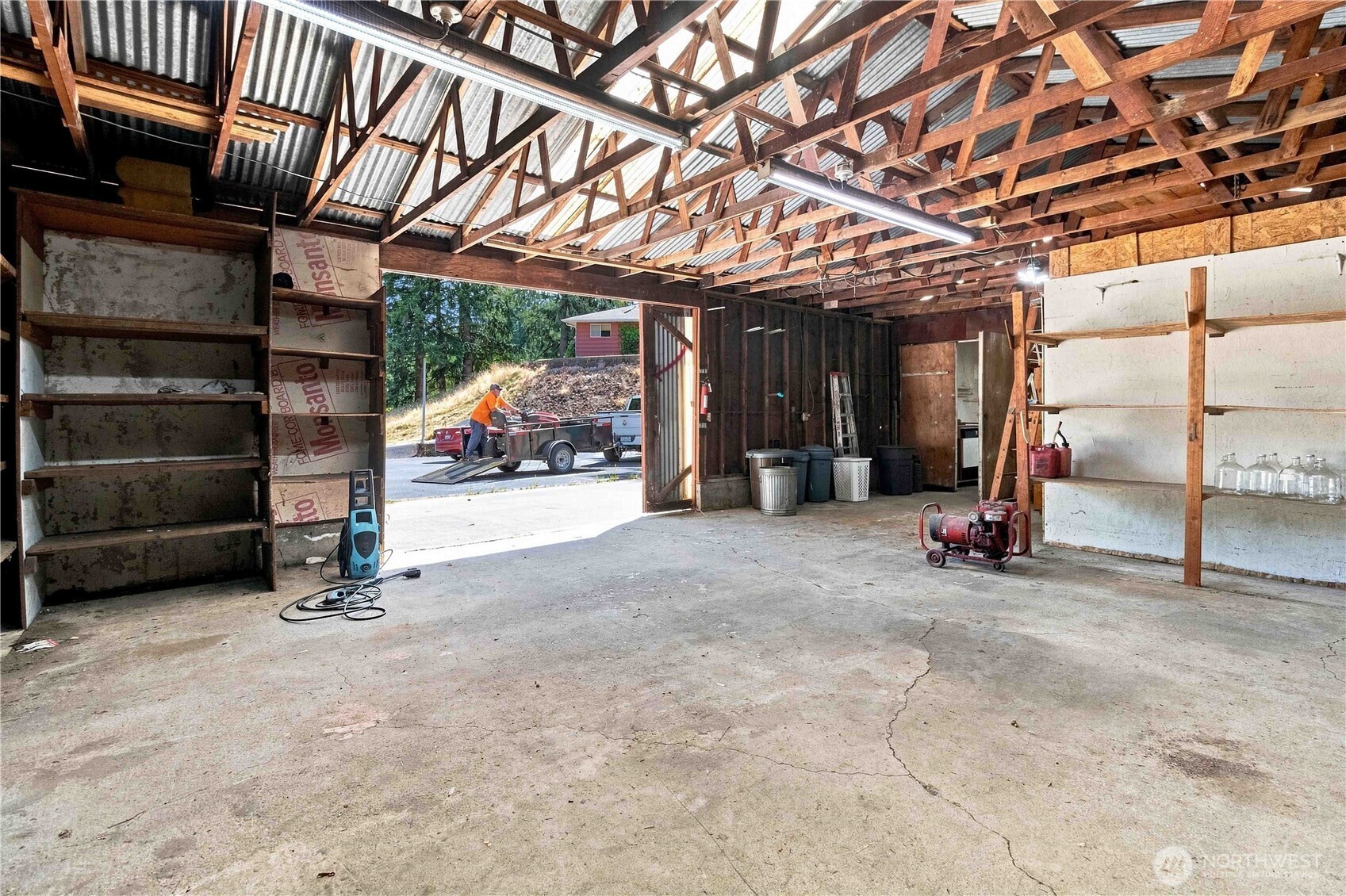 2500 Harris Street Property Photo 13