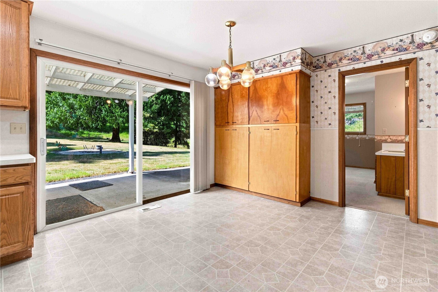 2500 Harris Street Property Photo 26