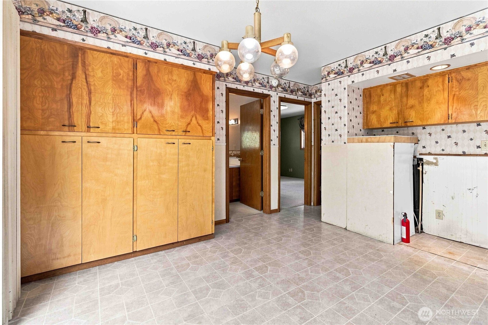 2500 Harris Street Property Photo 27