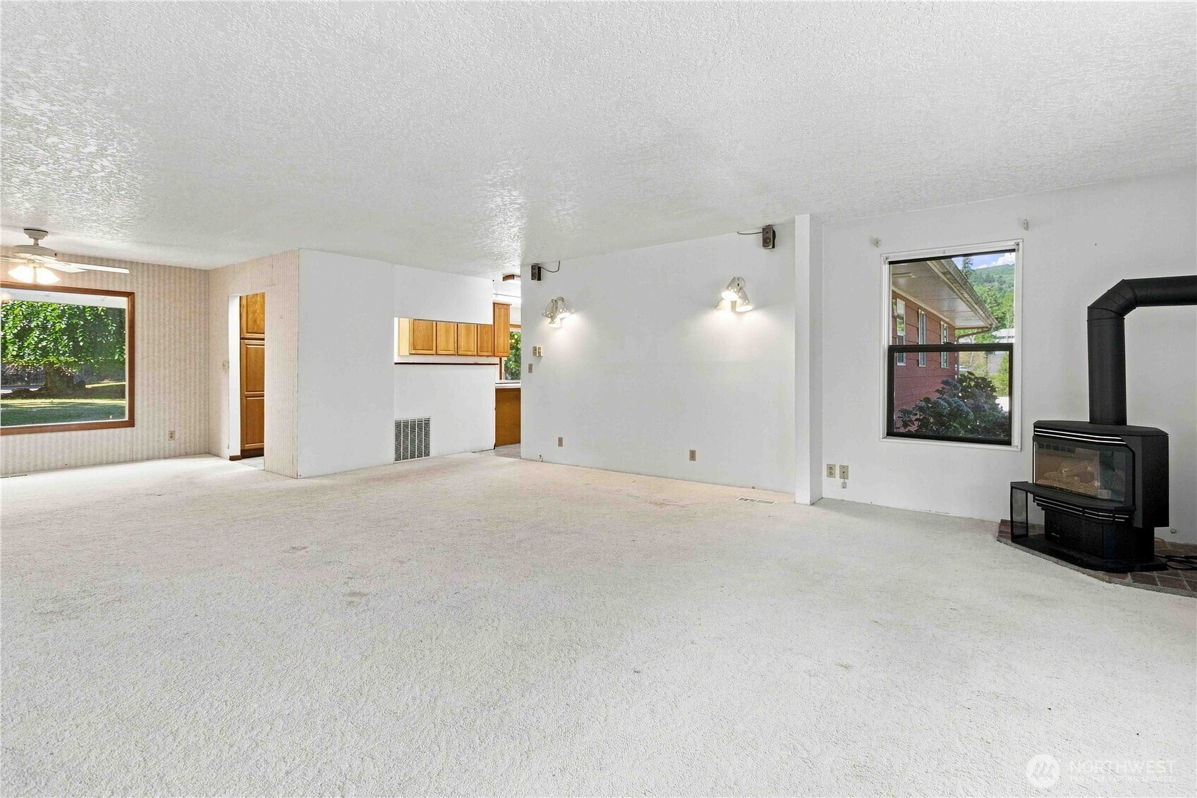 2500 Harris Street Property Photo 29