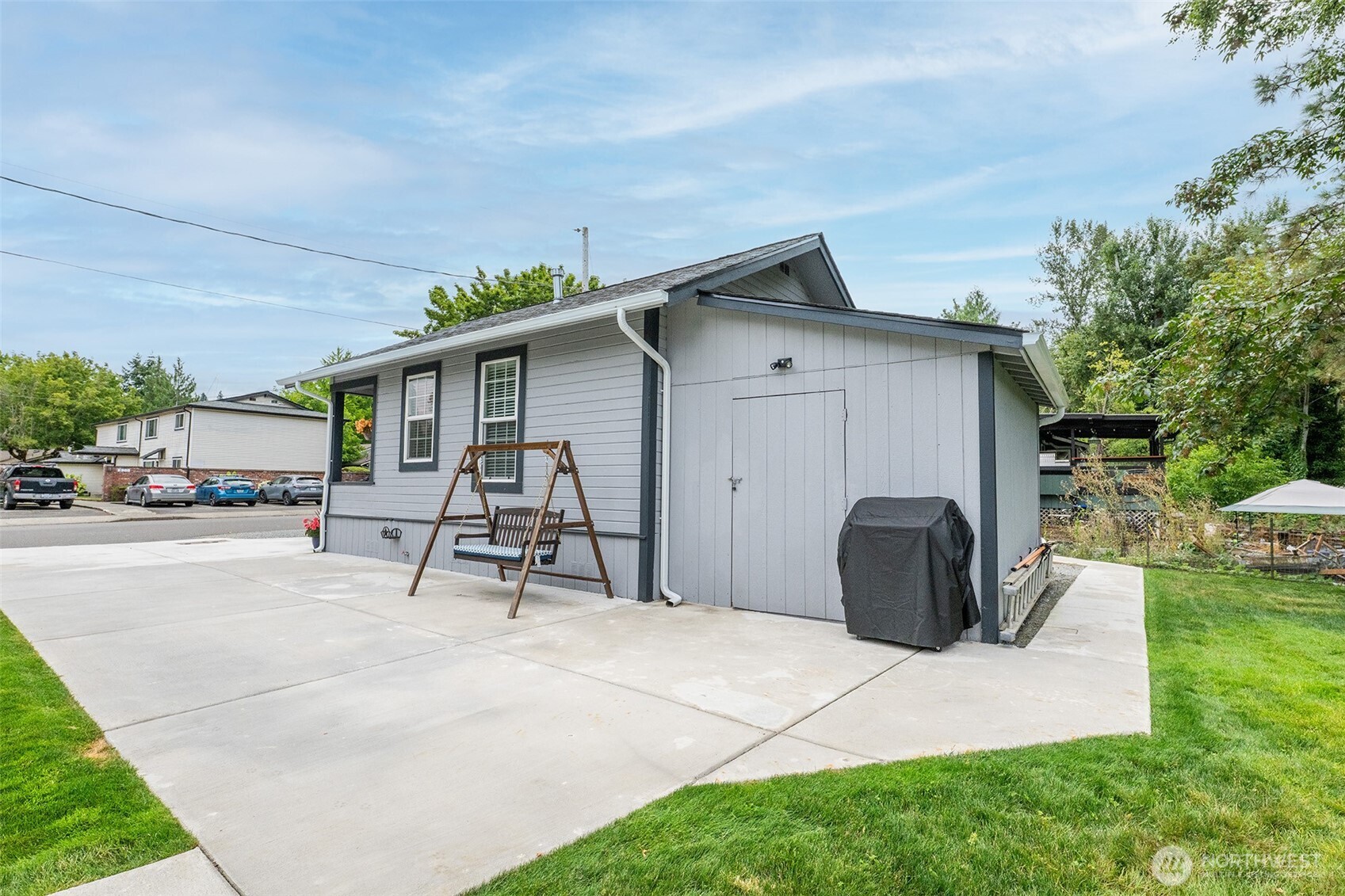 845 3rd Avenue Property Photo 4