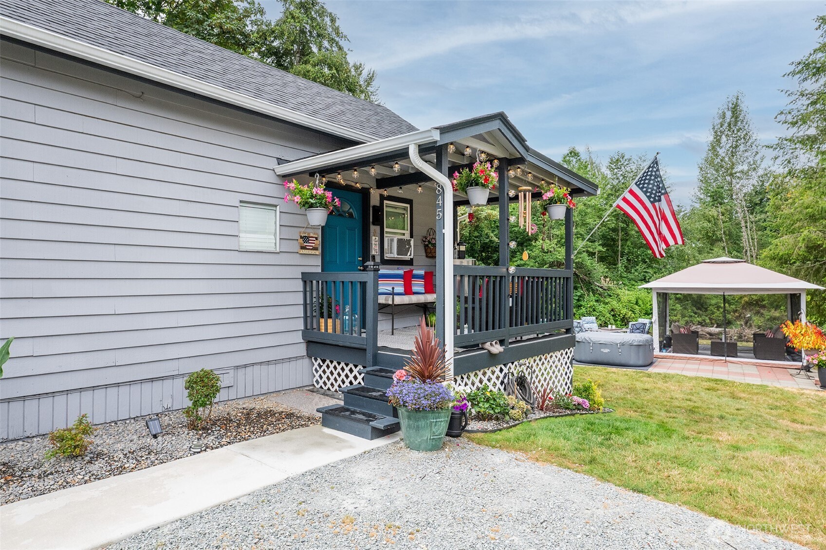 845 3rd Avenue Property Photo 18