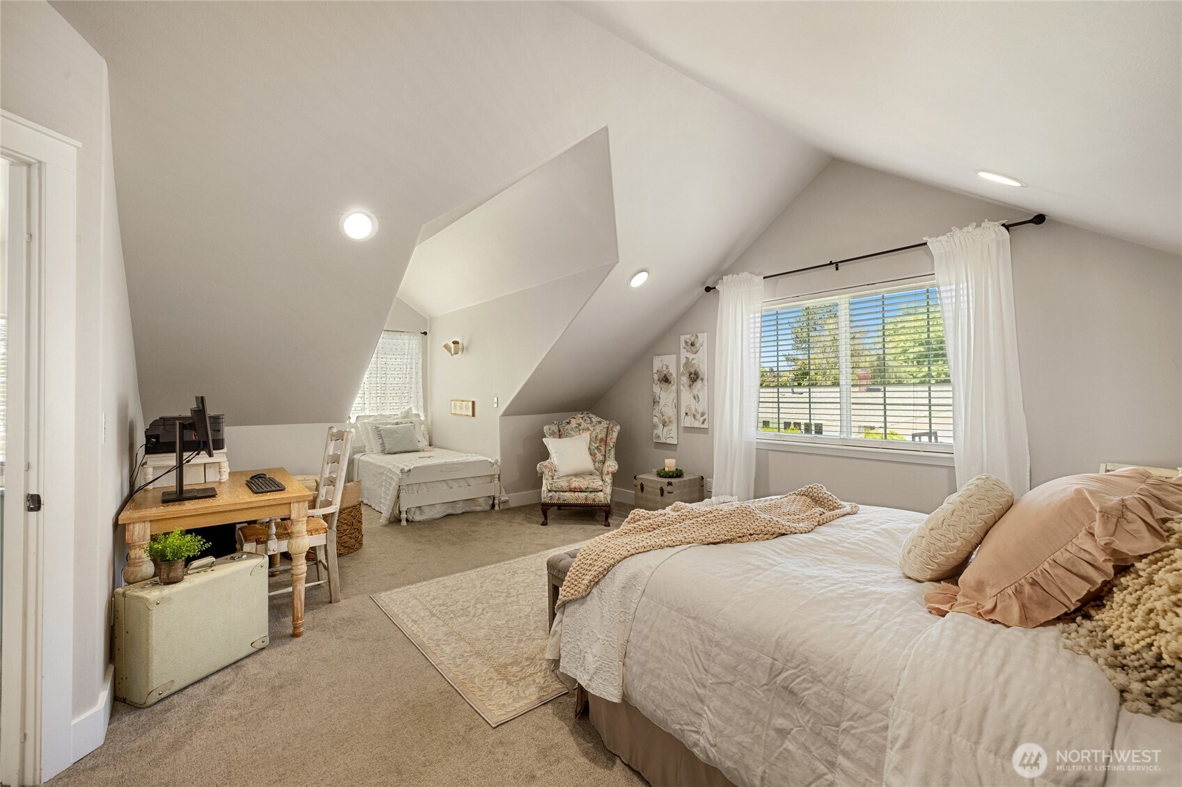 1403 N Thayer Avenue Property Photo 31