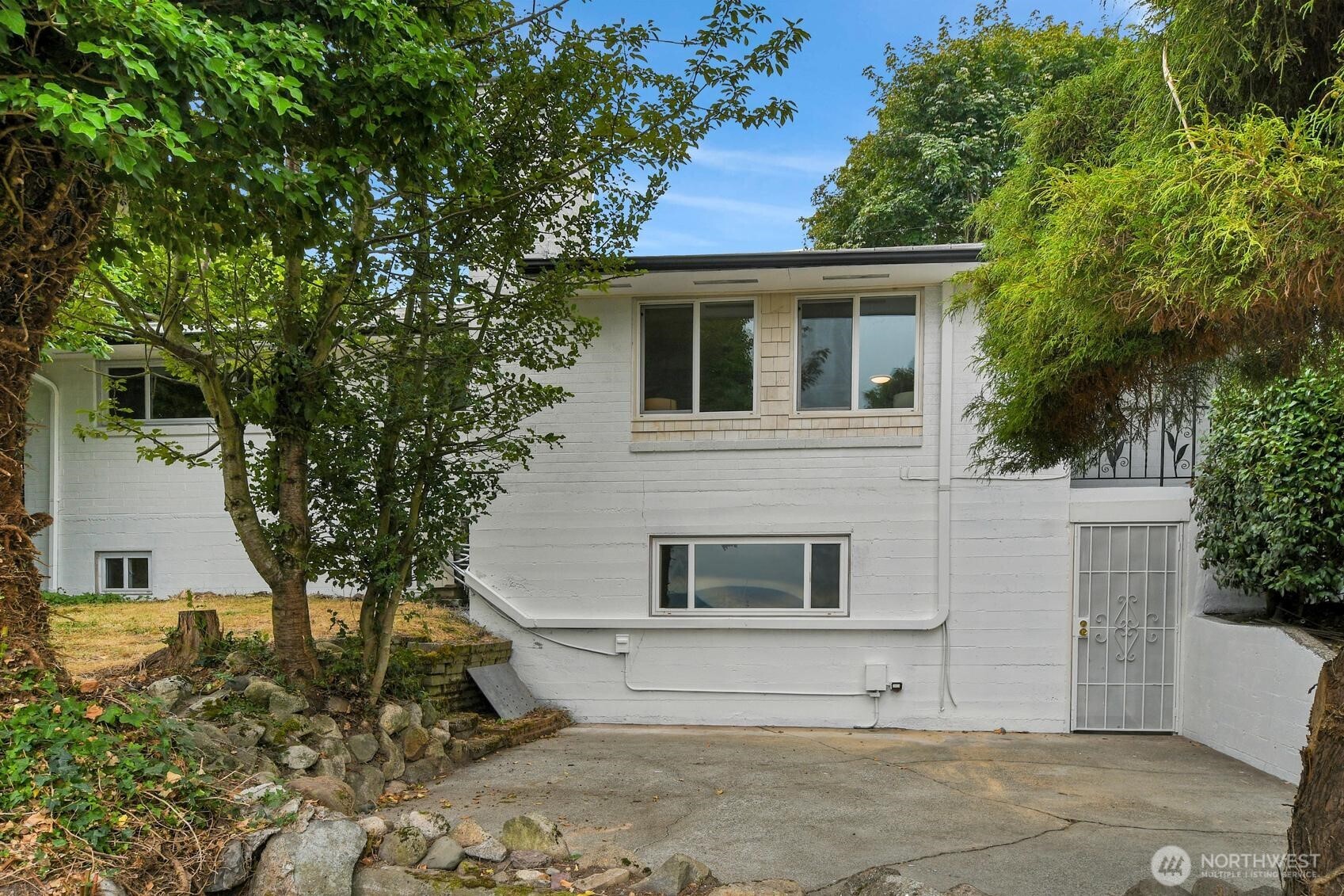 2328 Tacoma Avenue Property Photo 1