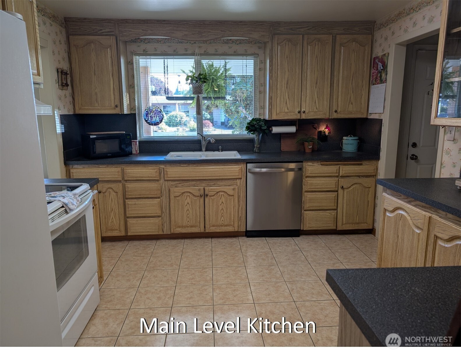 224 S 166th Street Property Photo 7