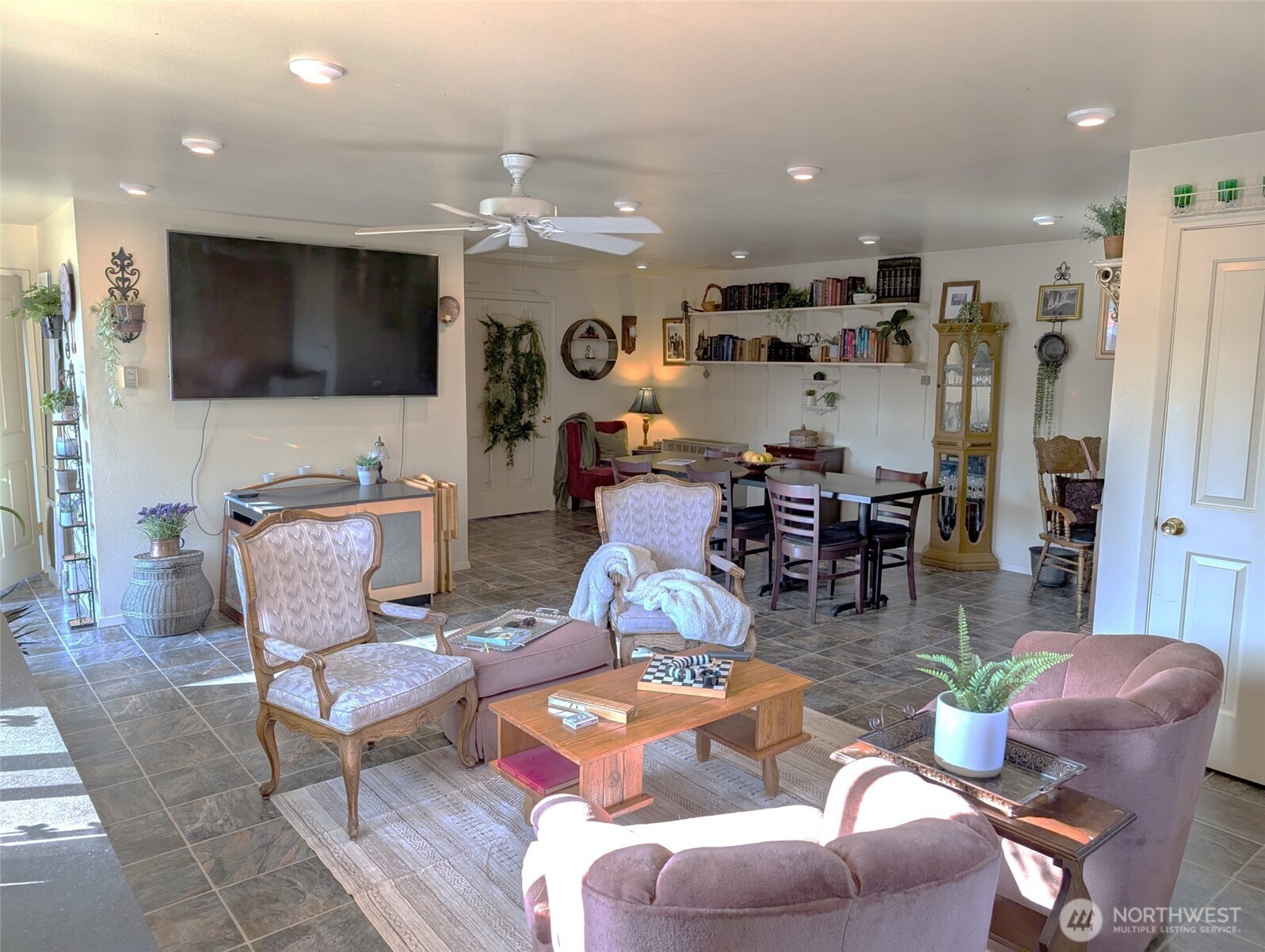 224 S 166th Street Property Photo 8