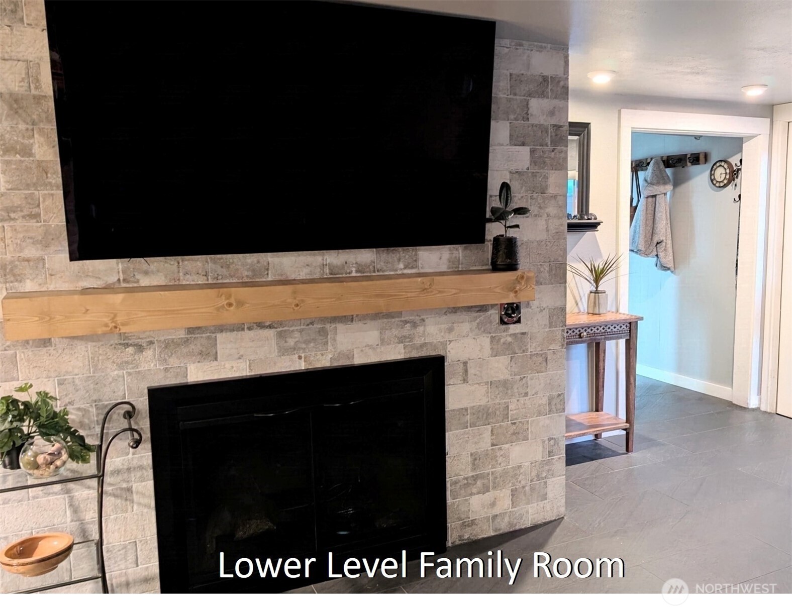224 S 166th Street Property Photo 16