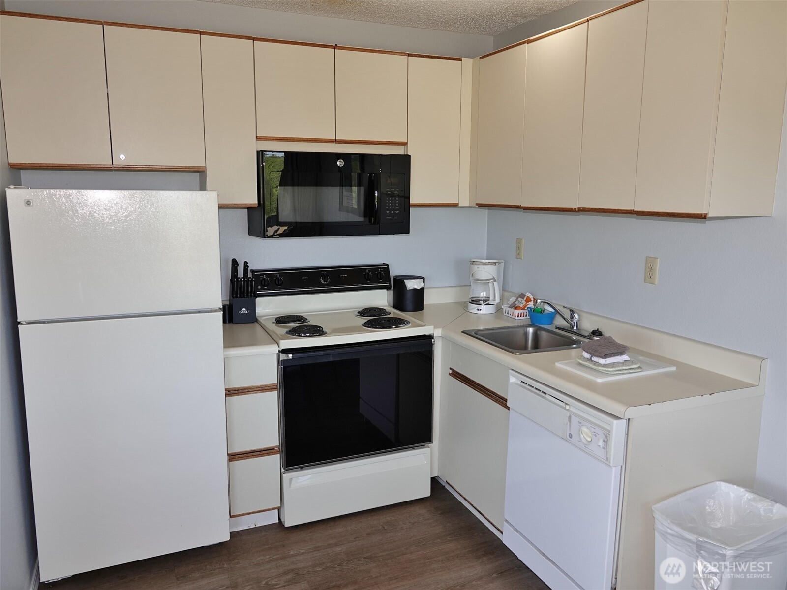 615 Ocean Shores Boulevard 201 Property Photo 14