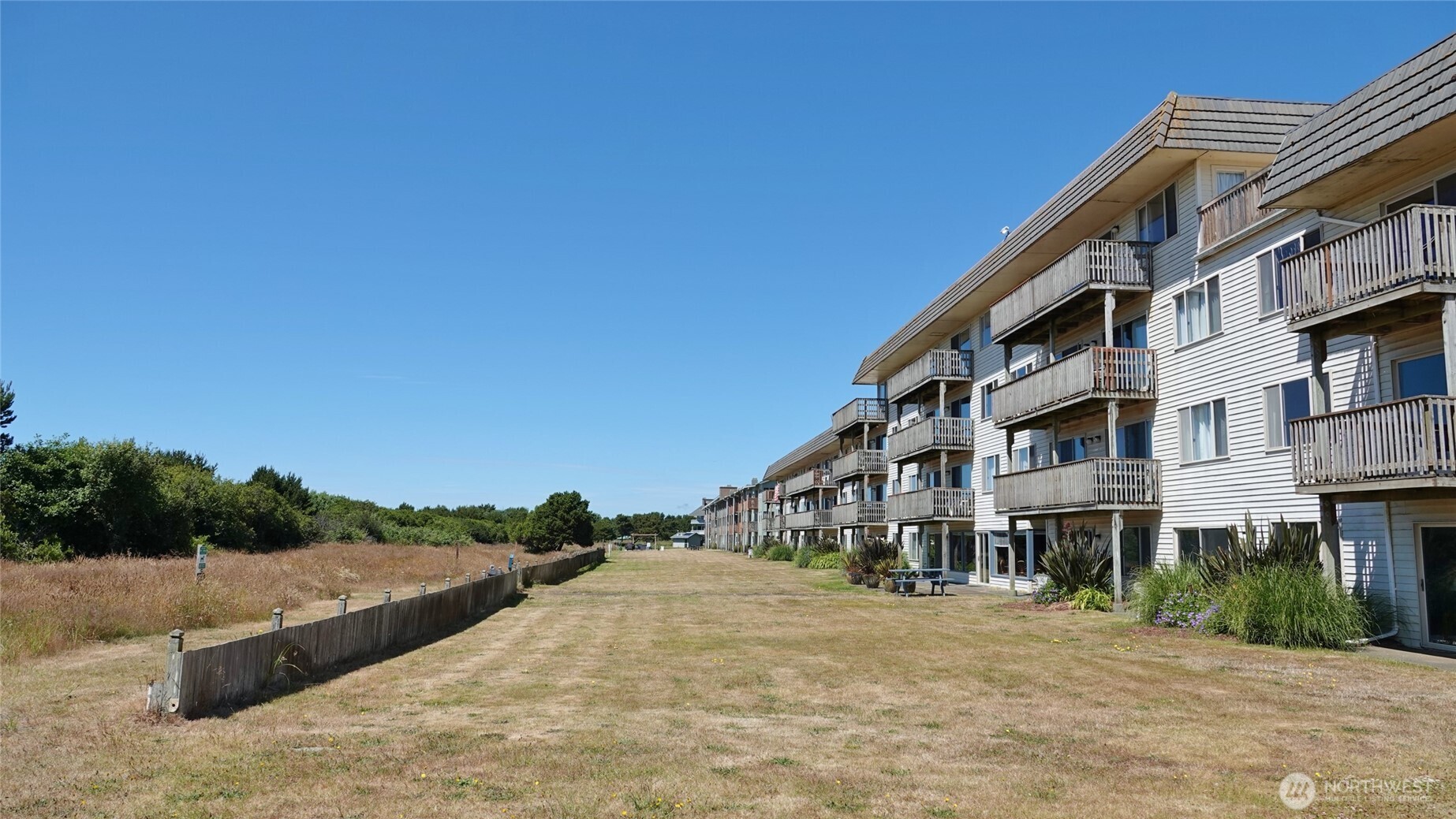 615 Ocean Shores Boulevard 201 Property Photo 30