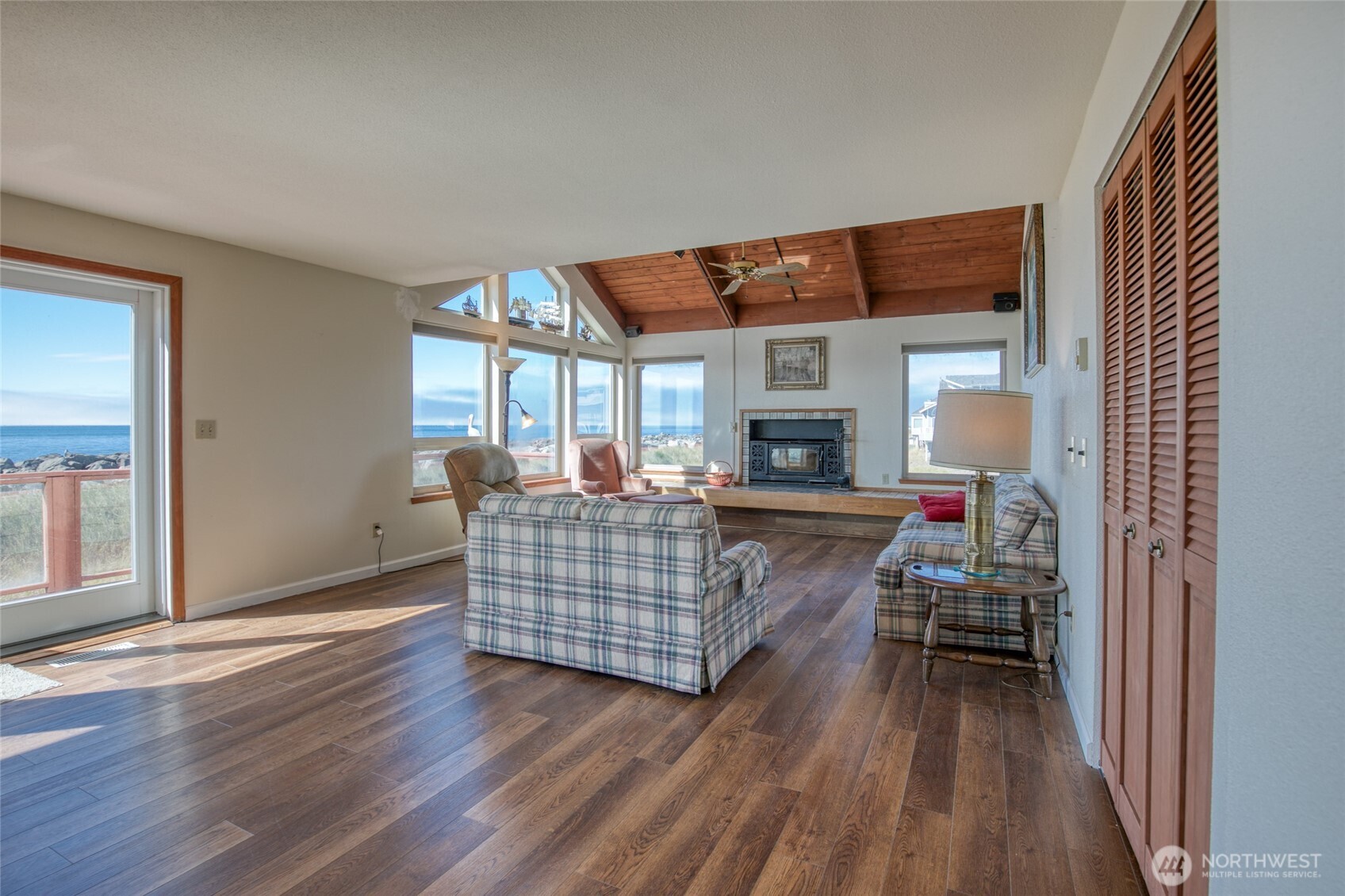 1497 E Ocean Shores Boulevard Property Photo 8