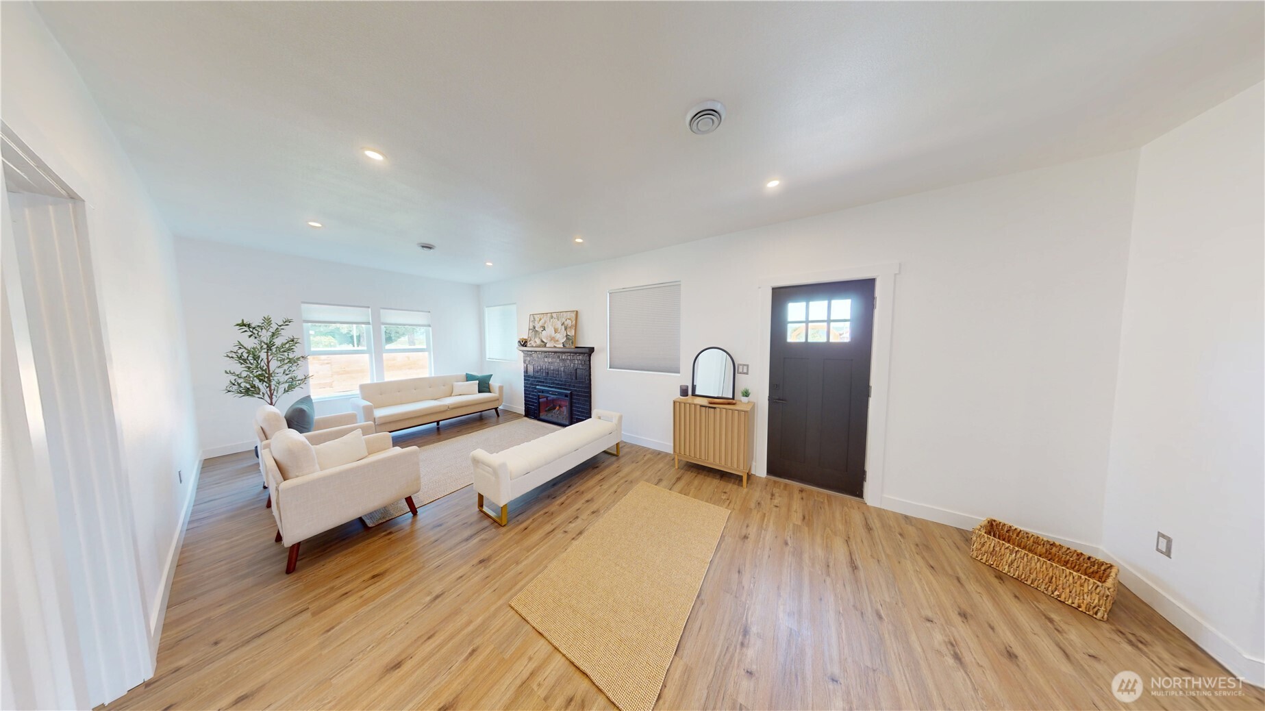 5502 Chuckanut Property Photo 2
