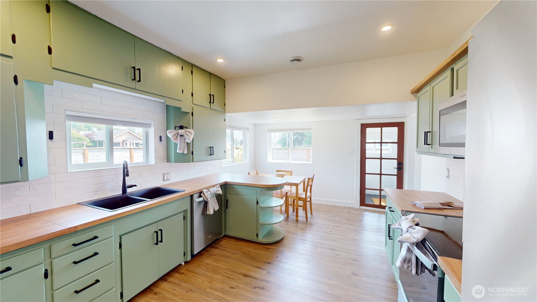 5502 Chuckanut Property Photo 7