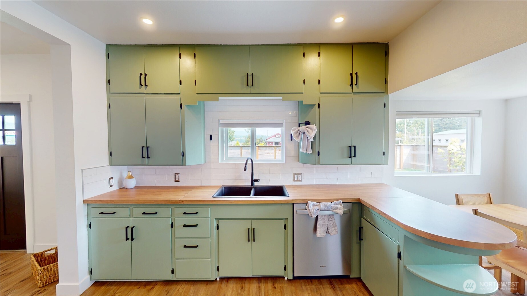 5502 Chuckanut Property Photo 8