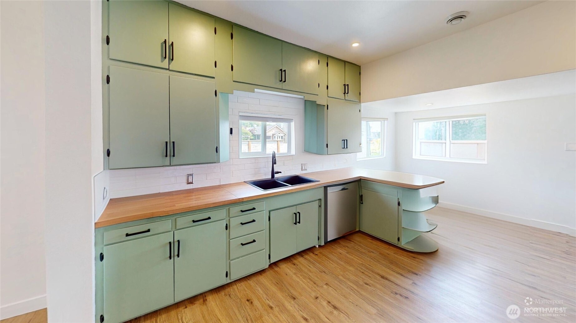 5502 Chuckanut Property Photo 9
