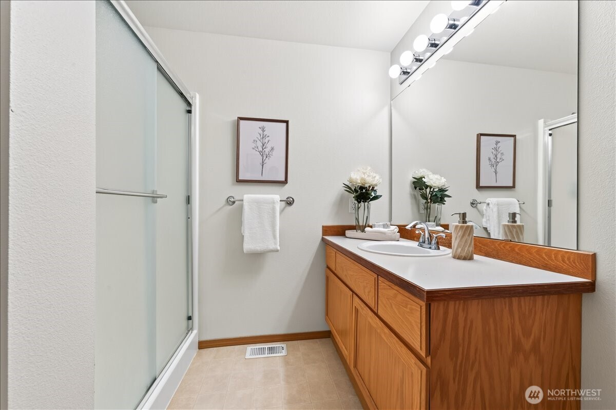 5408 209th Street Property Photo 18