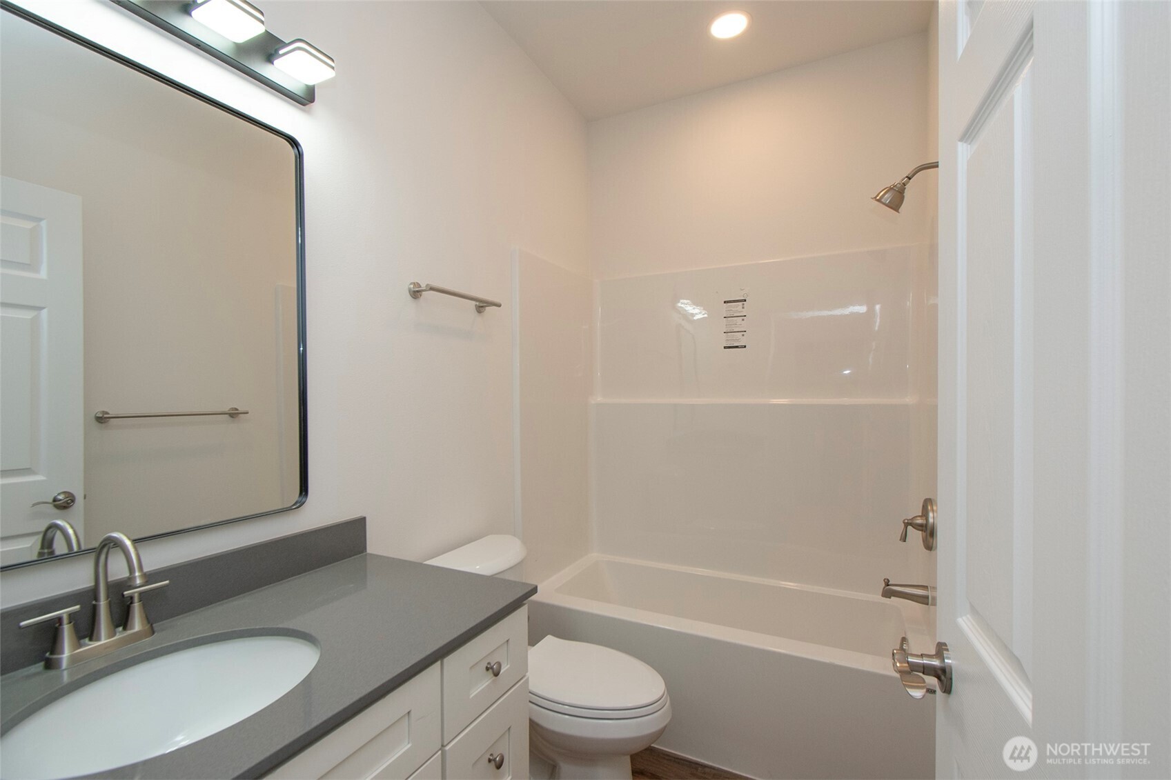 1911 W 10th St Property Photo 22
