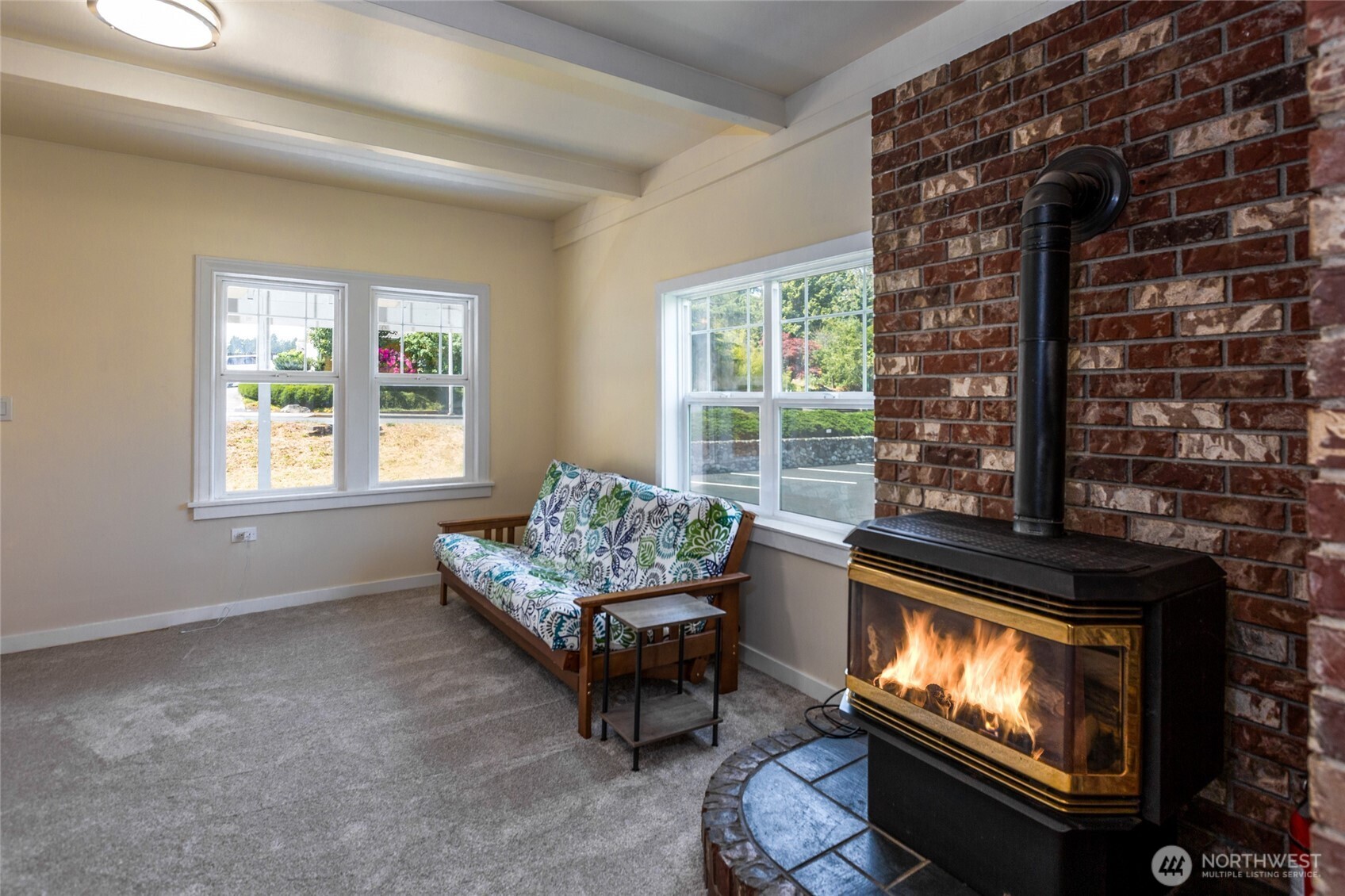 650 Argyle Avenue Property Photo 9