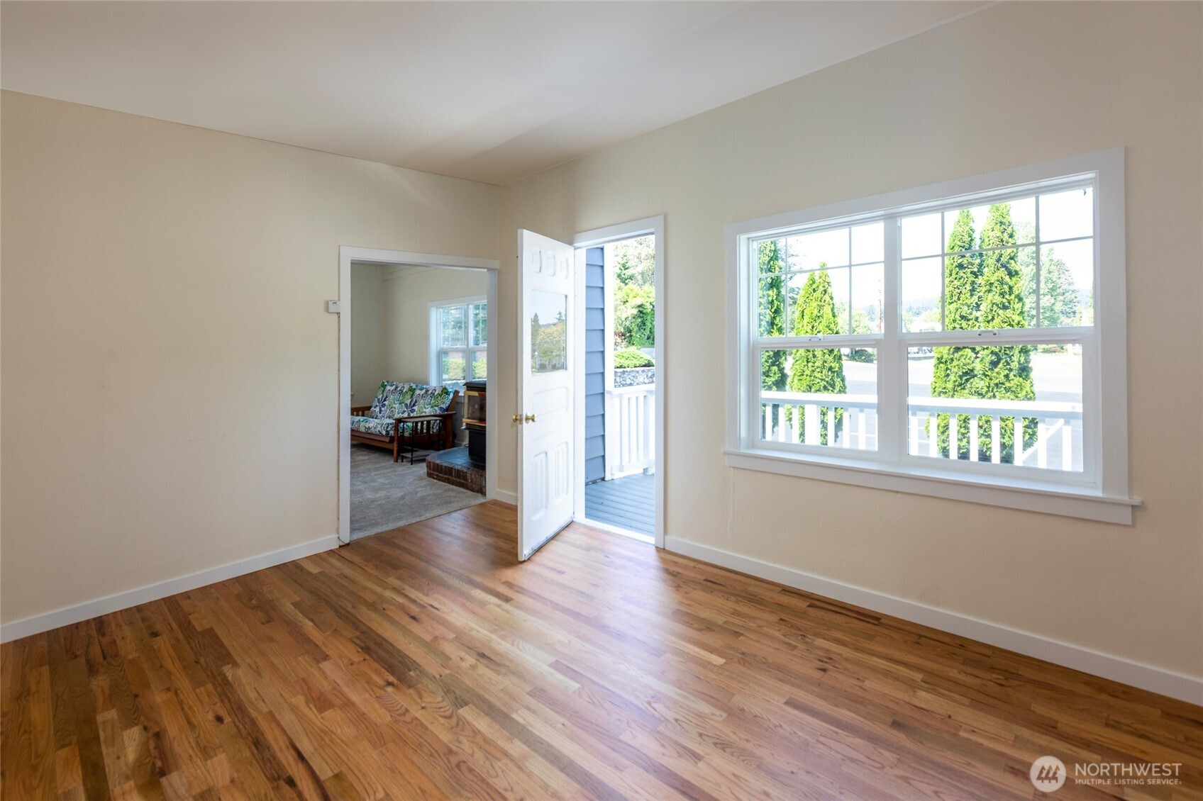 650 Argyle Avenue Property Photo 11