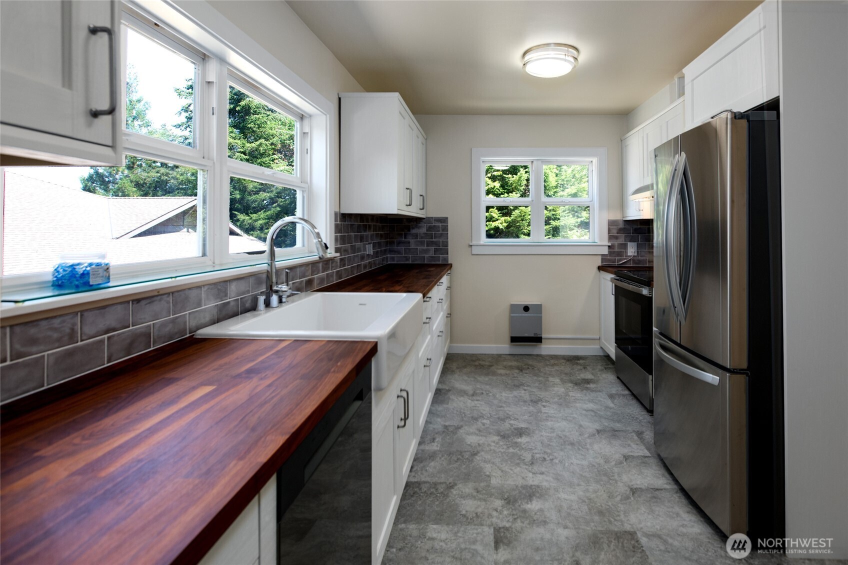 650 Argyle Avenue Property Photo 14