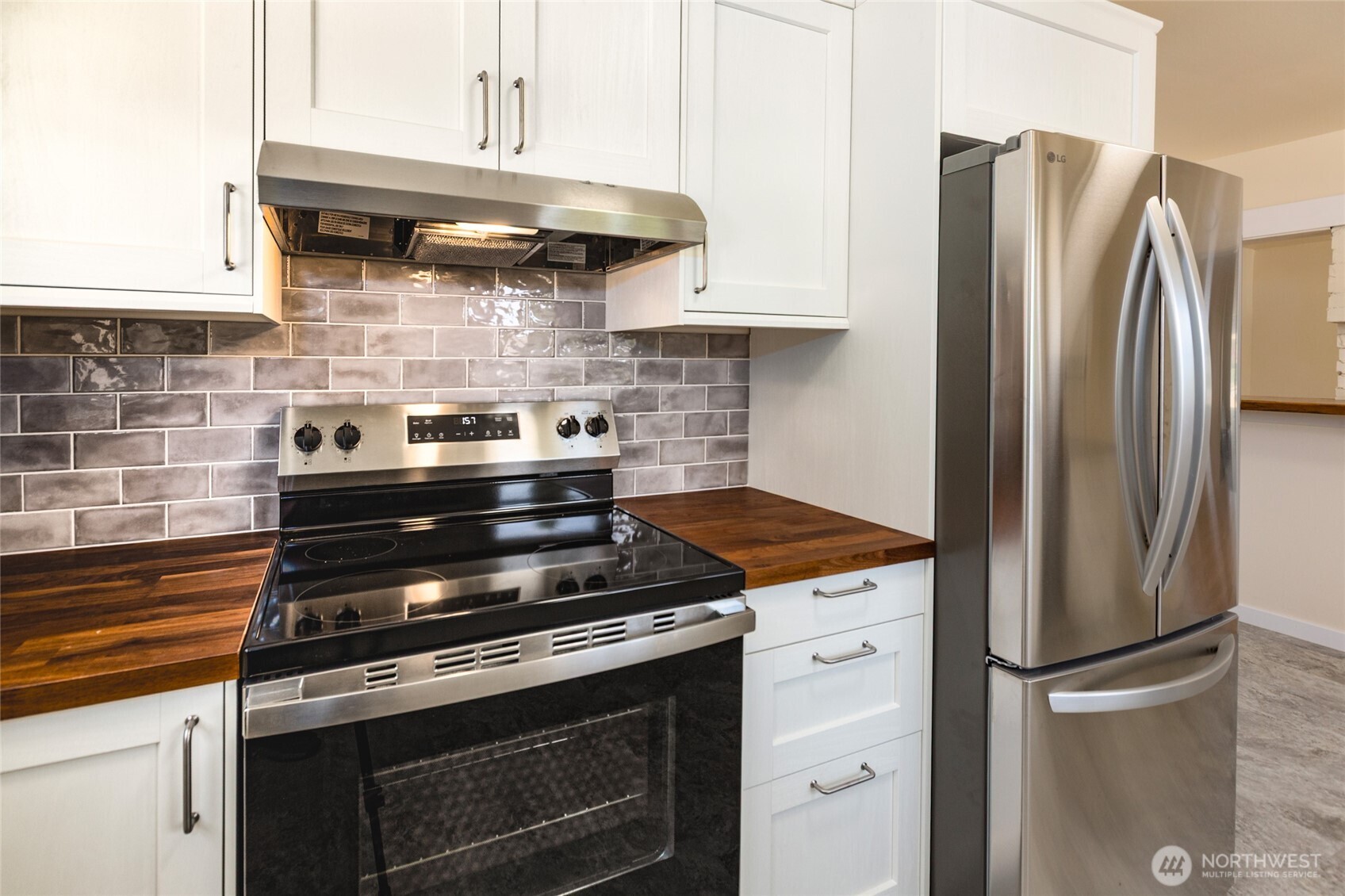 650 Argyle Avenue Property Photo 16