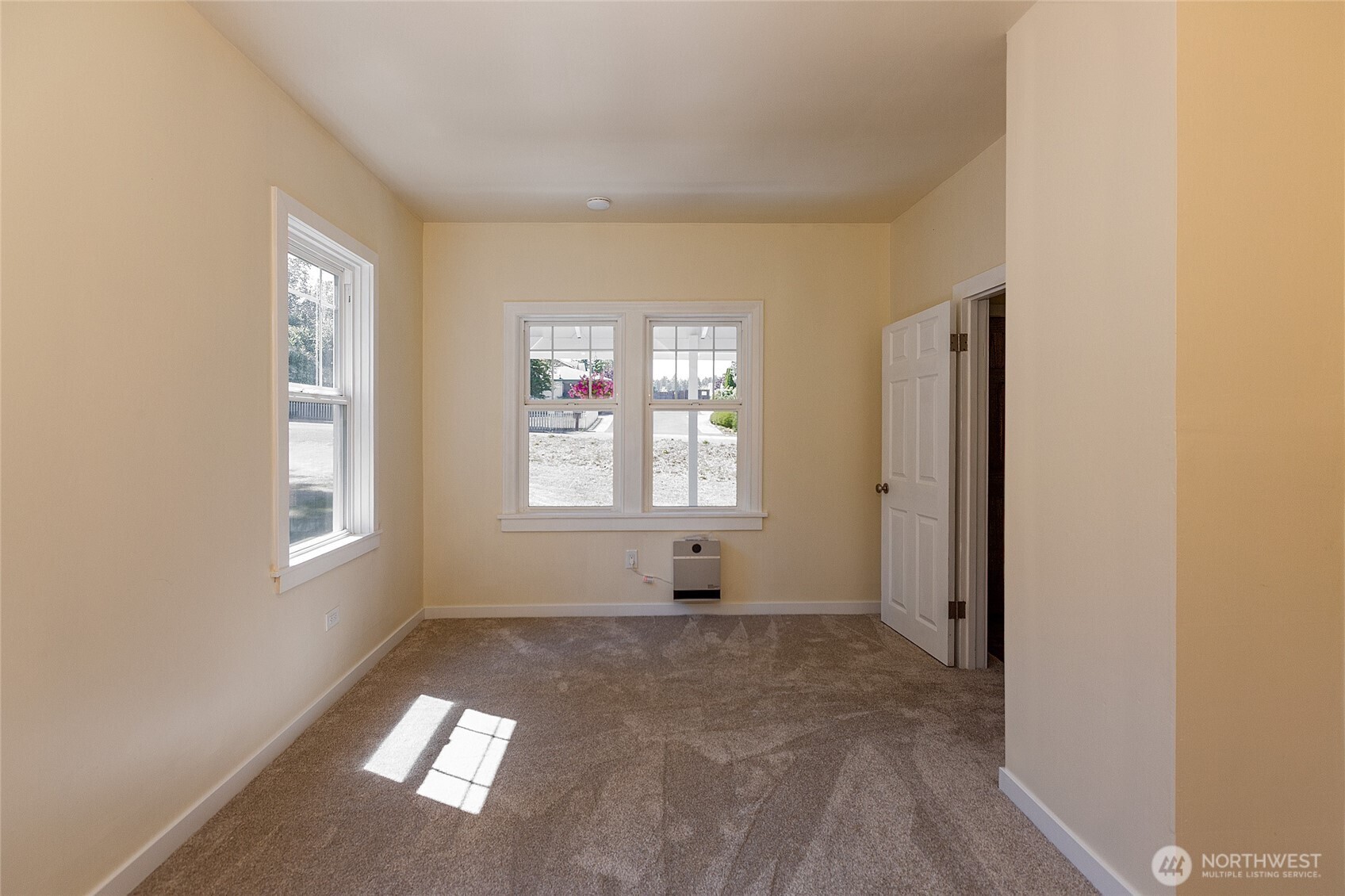 650 Argyle Avenue Property Photo 18