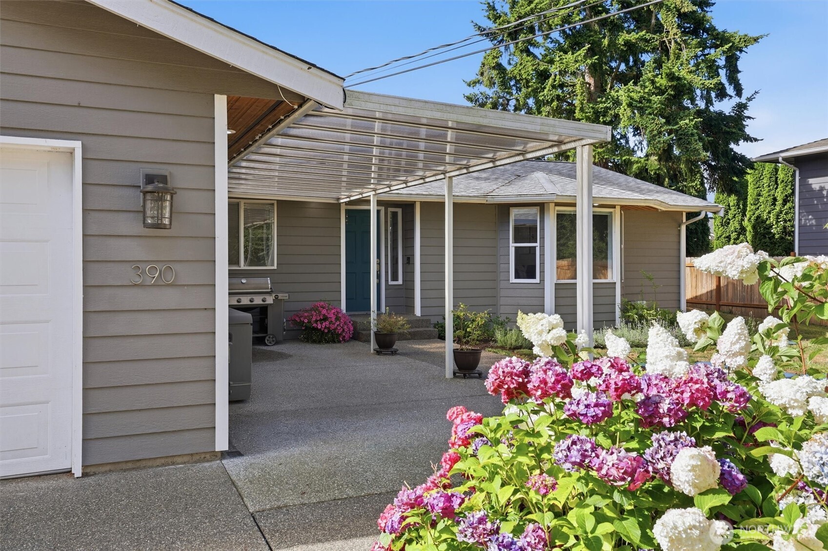 390 Cambrae Drive Property Photo 2
