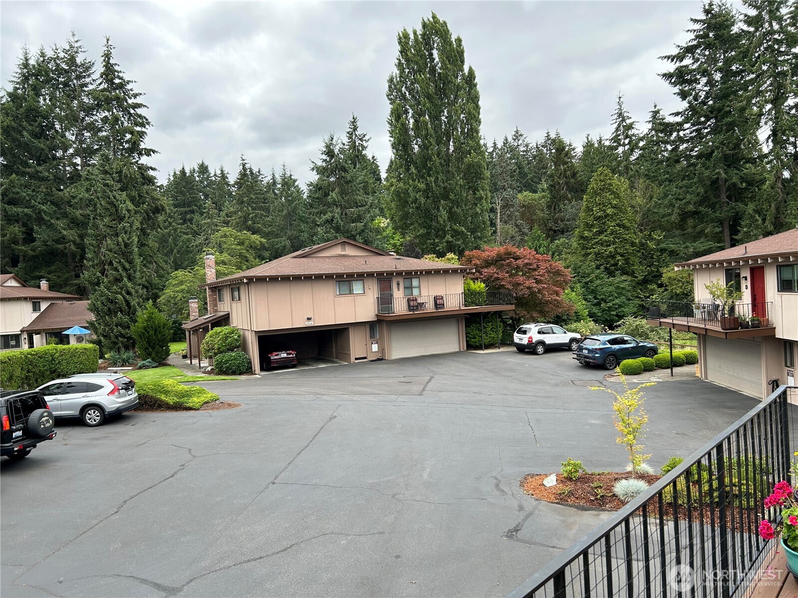 2806 Garden Court D Property Photo 1