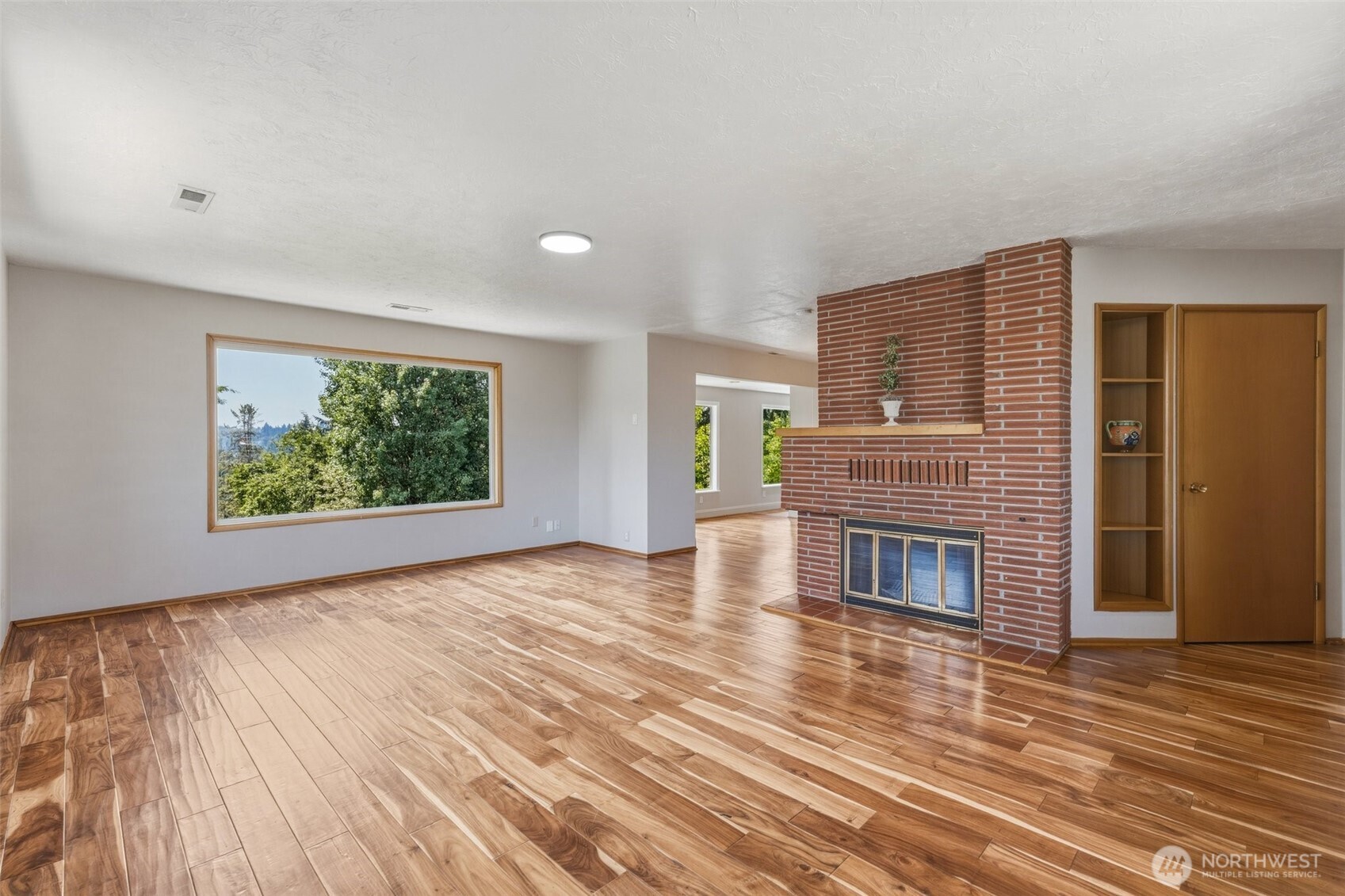 135 Victoria Street Property Photo 3