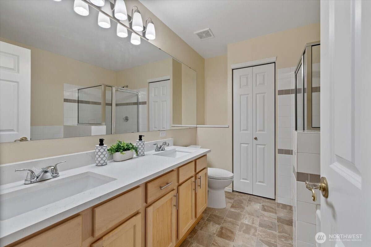 2201 192nd Street B2 Property Photo 11
