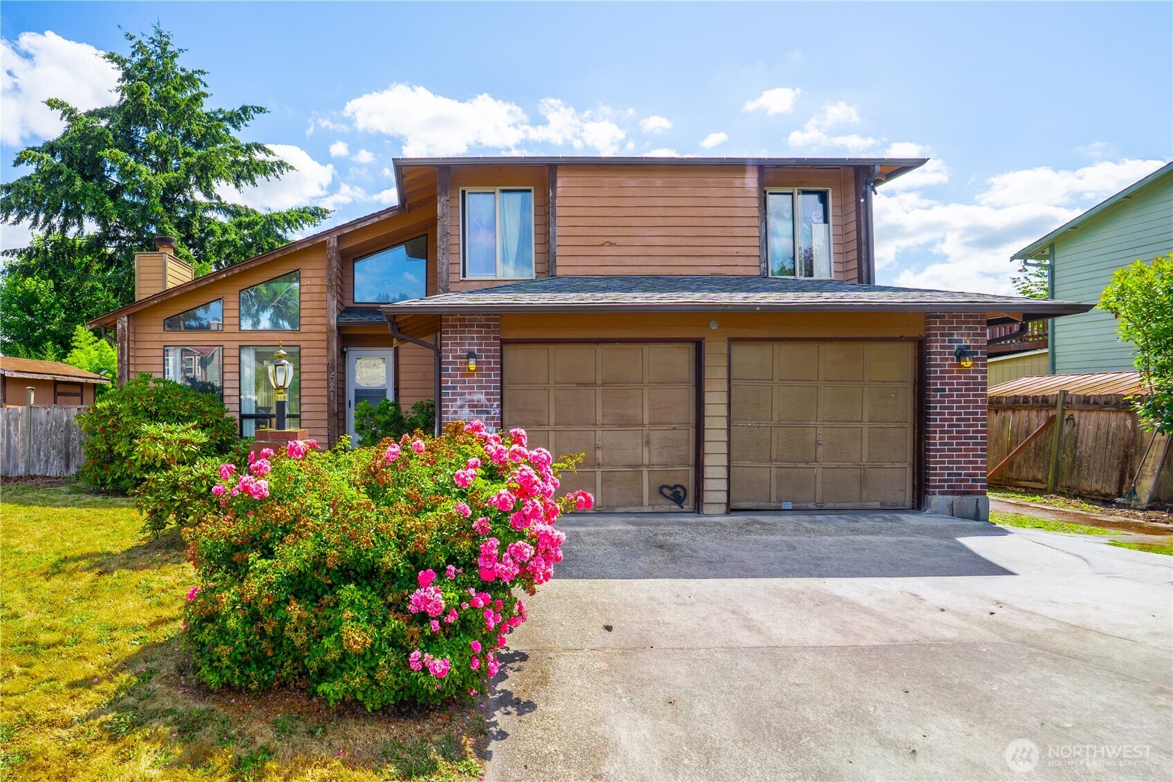 621 Glacier Avenue Property Photo 4