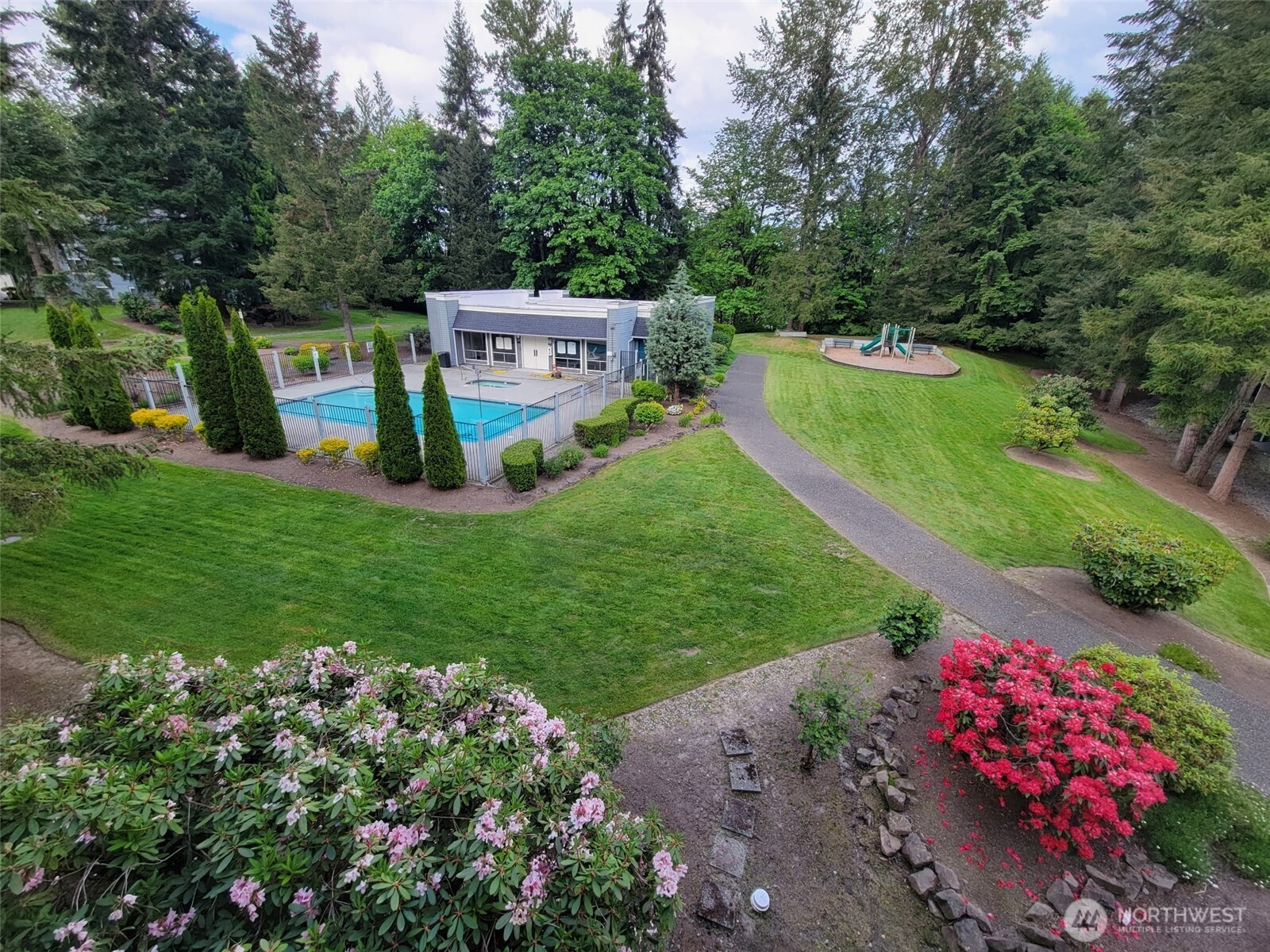 4641 W Lake Sammamish Parkway F305 Property Photo 3