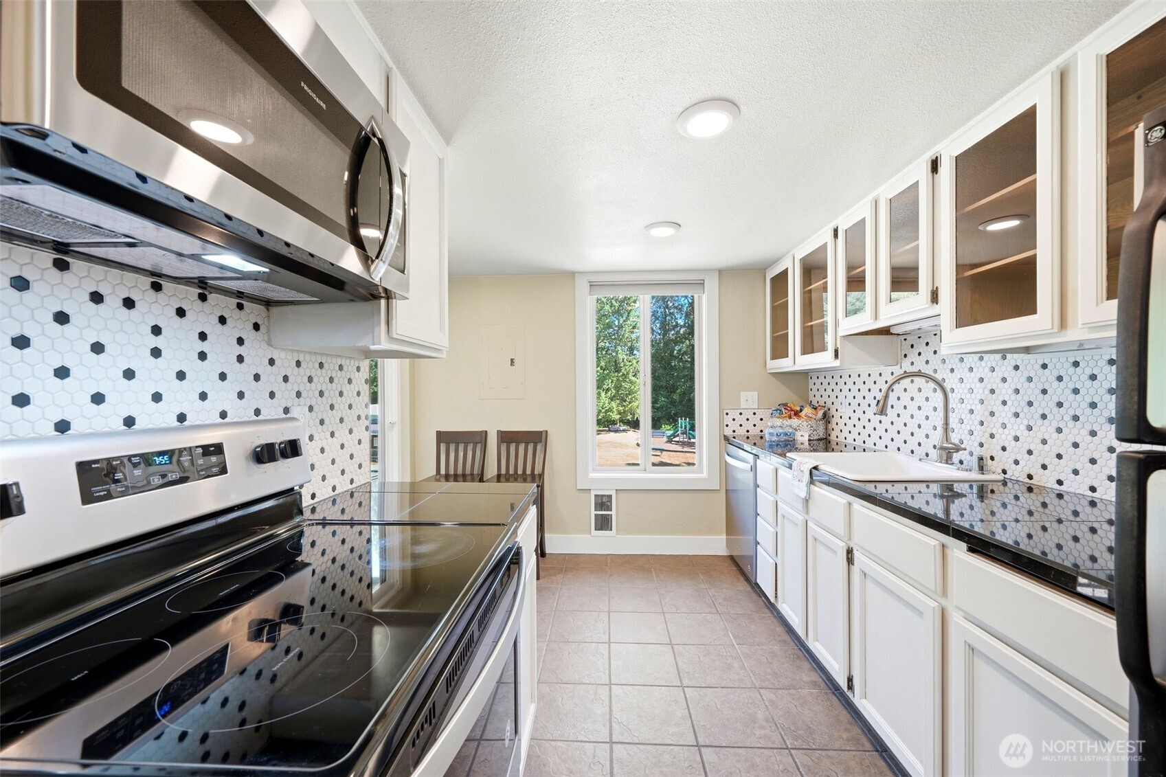 4641 W Lake Sammamish Parkway F305 Property Photo 8