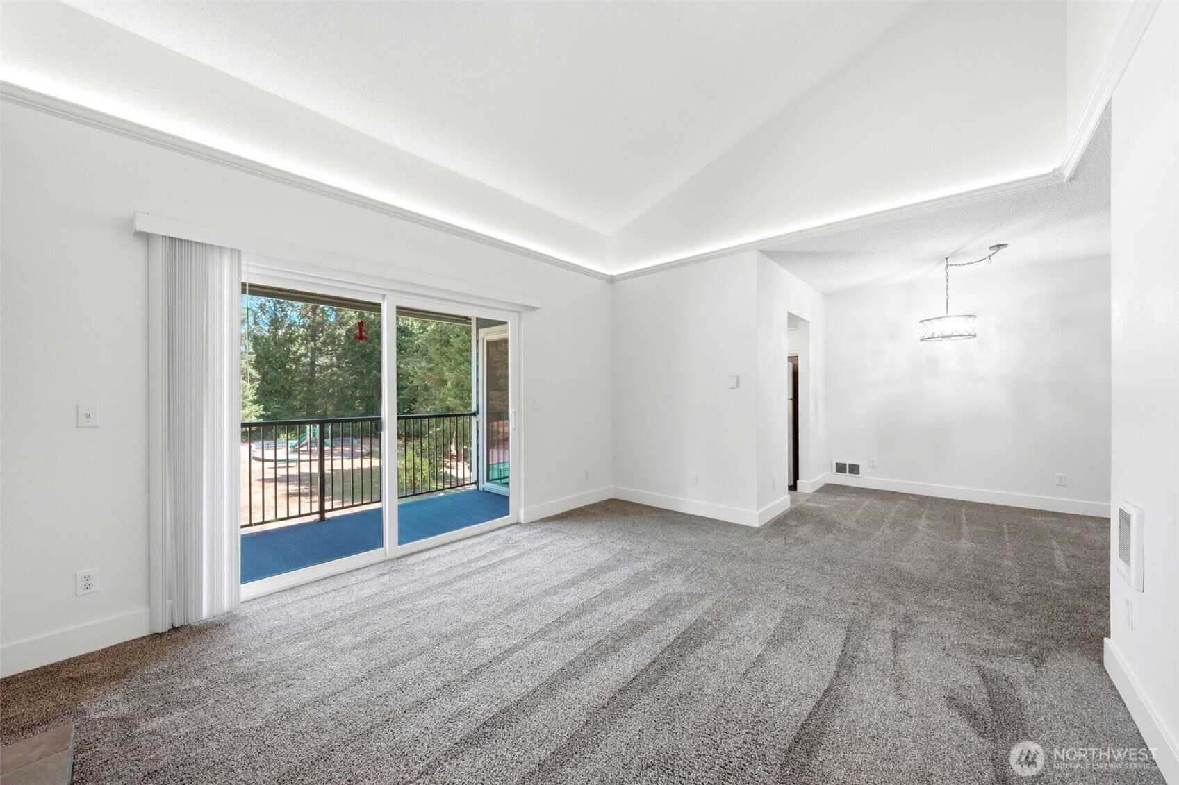 4641 W Lake Sammamish Parkway F305 Property Photo 16