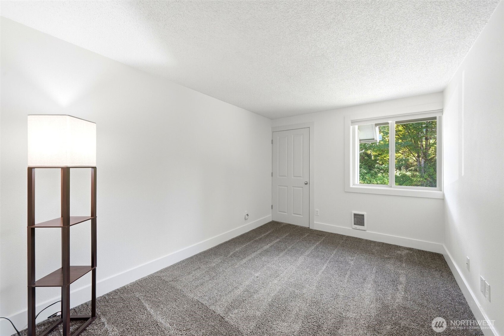 4641 W Lake Sammamish Parkway F305 Property Photo 25