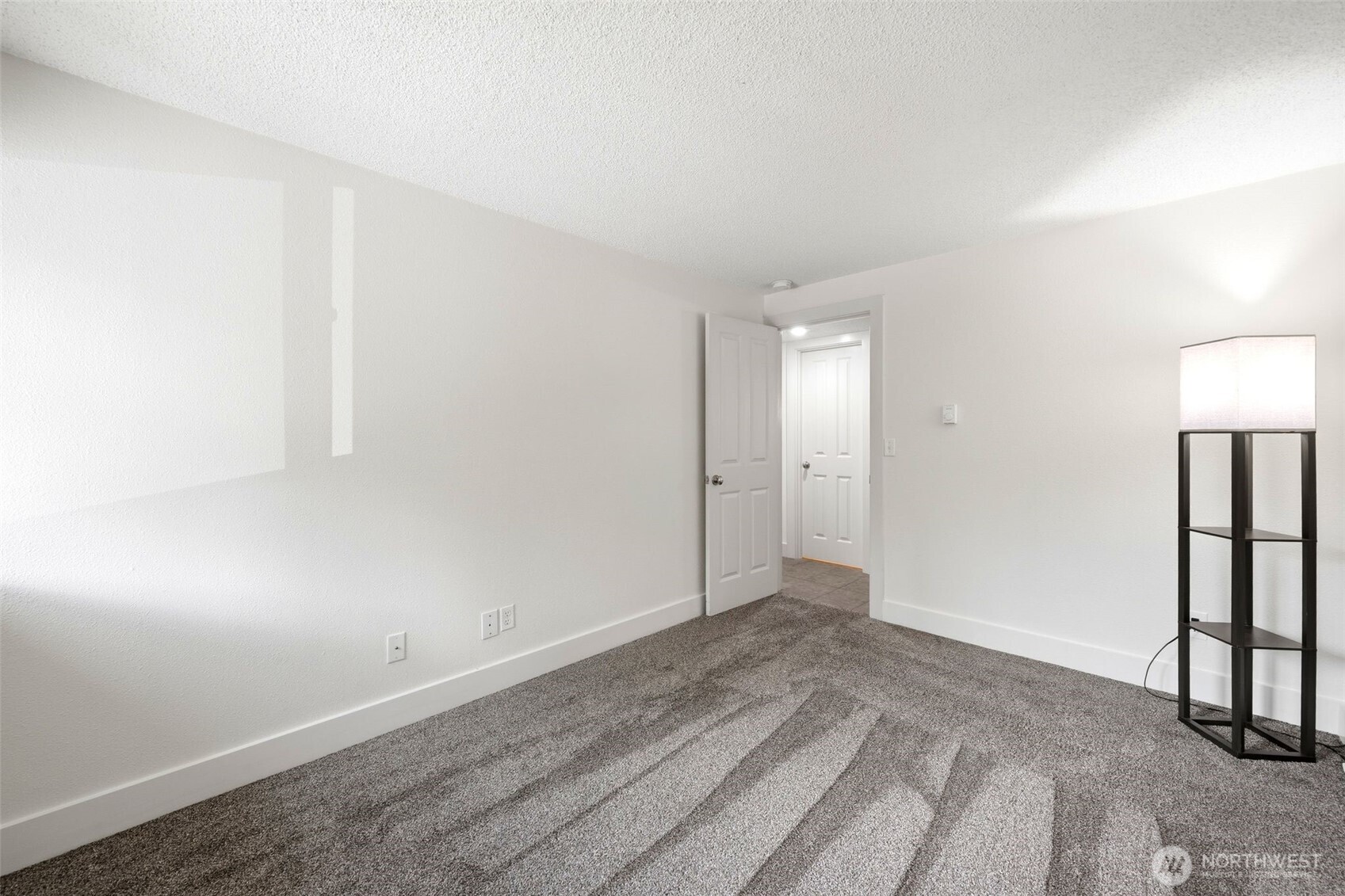 4641 W Lake Sammamish Parkway F305 Property Photo 26