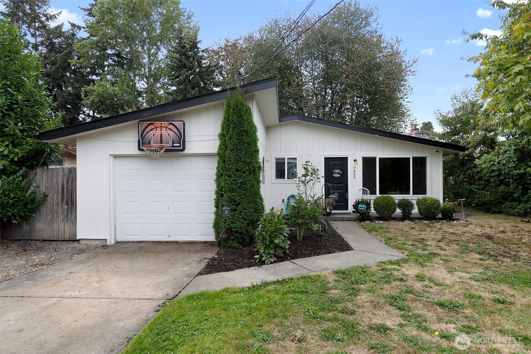 7402 E F St Property Photo 1