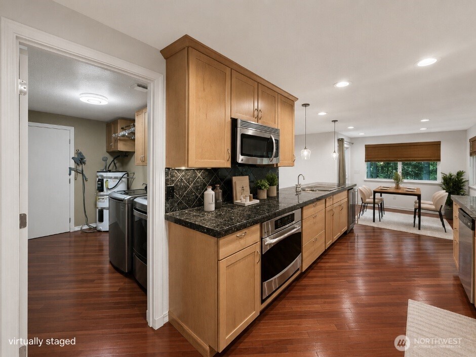 7947 Dunlin Court Property Photo 9
